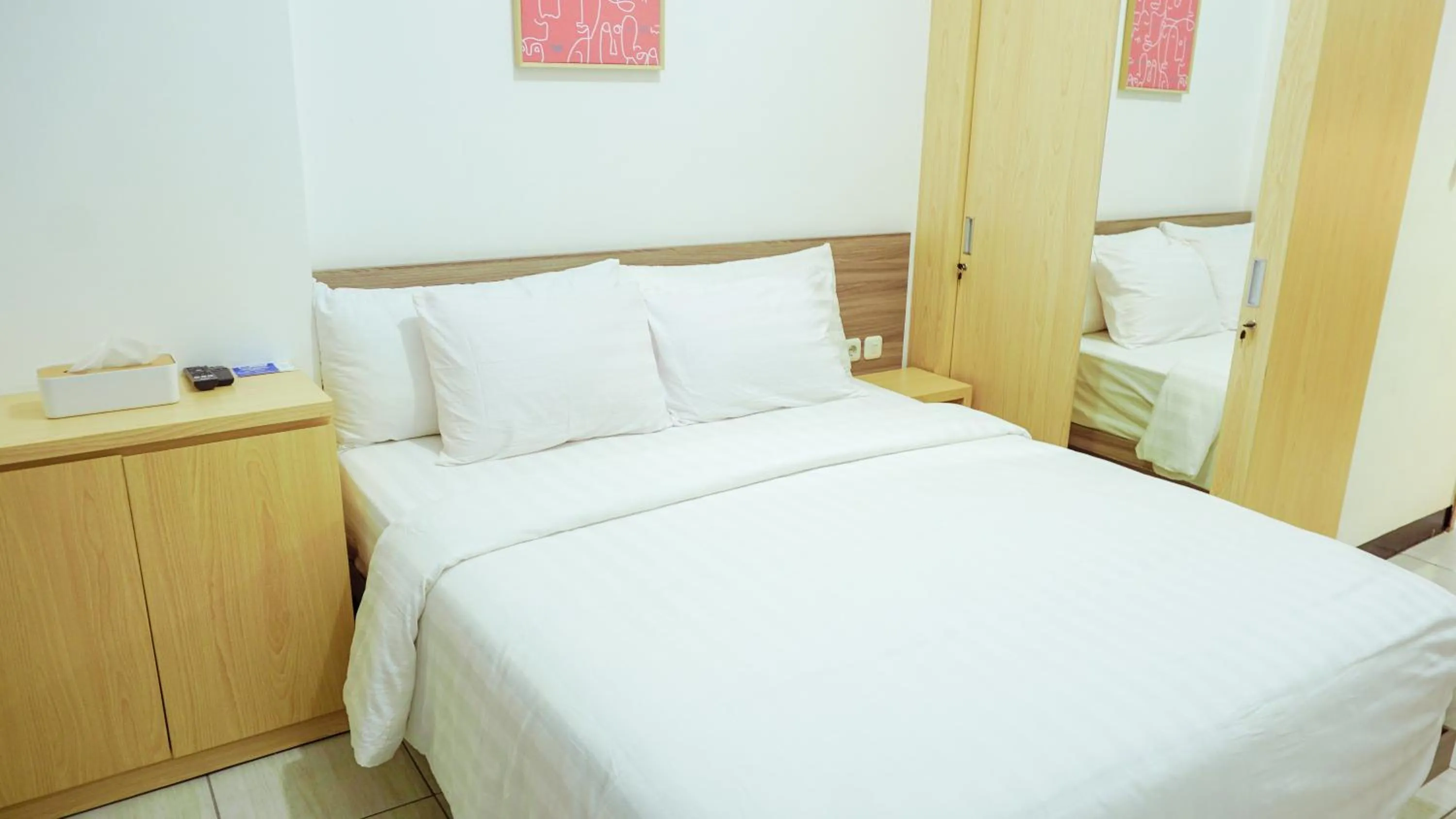 Bedroom, Bed in Cordova Suites