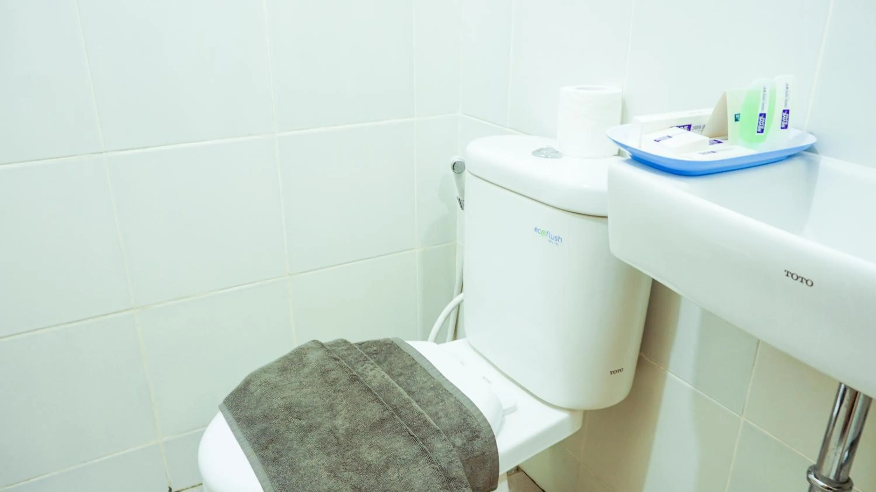 Bathroom in Cordova Suites