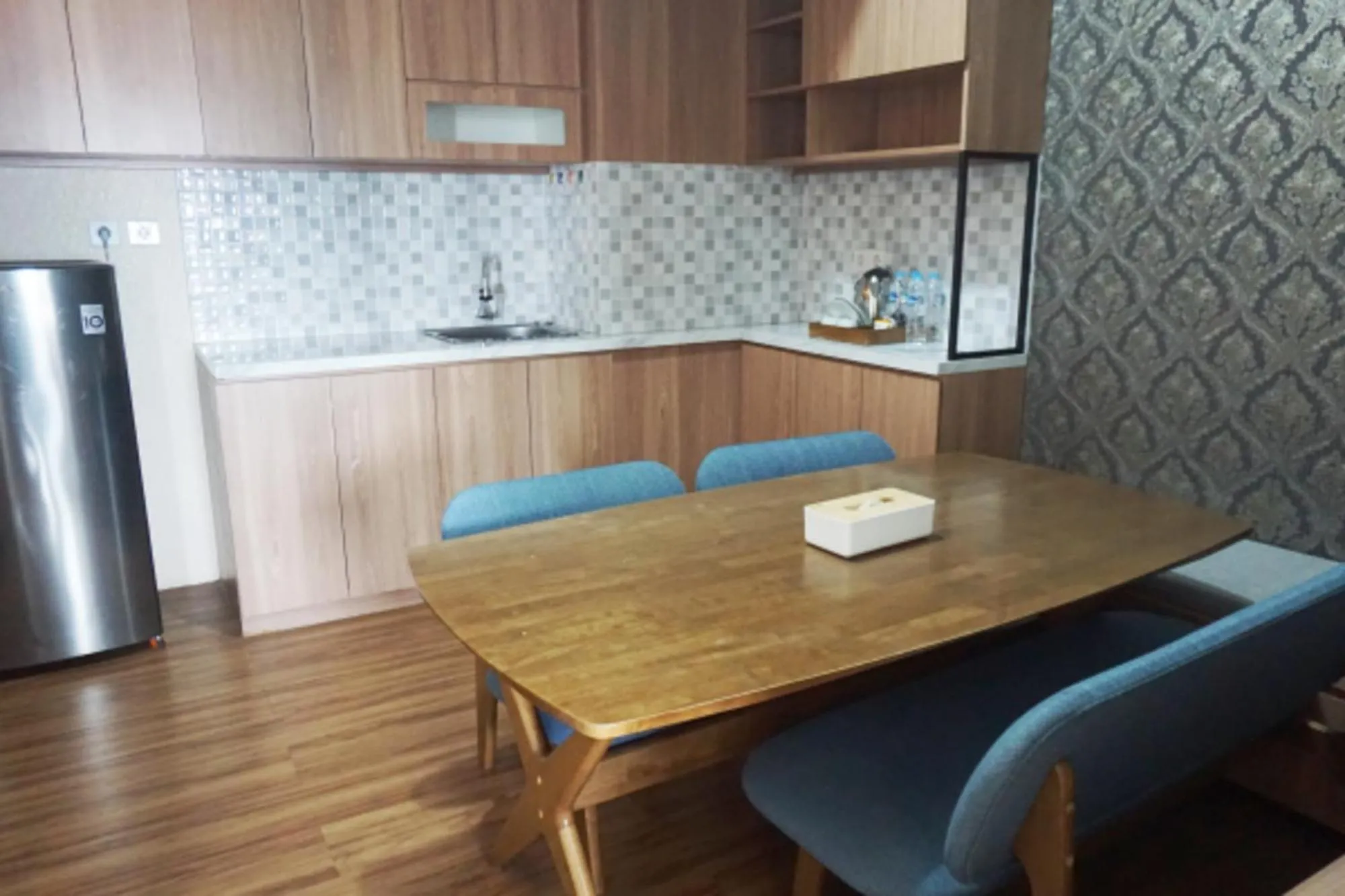 Photo of the whole room in Cordova Suites