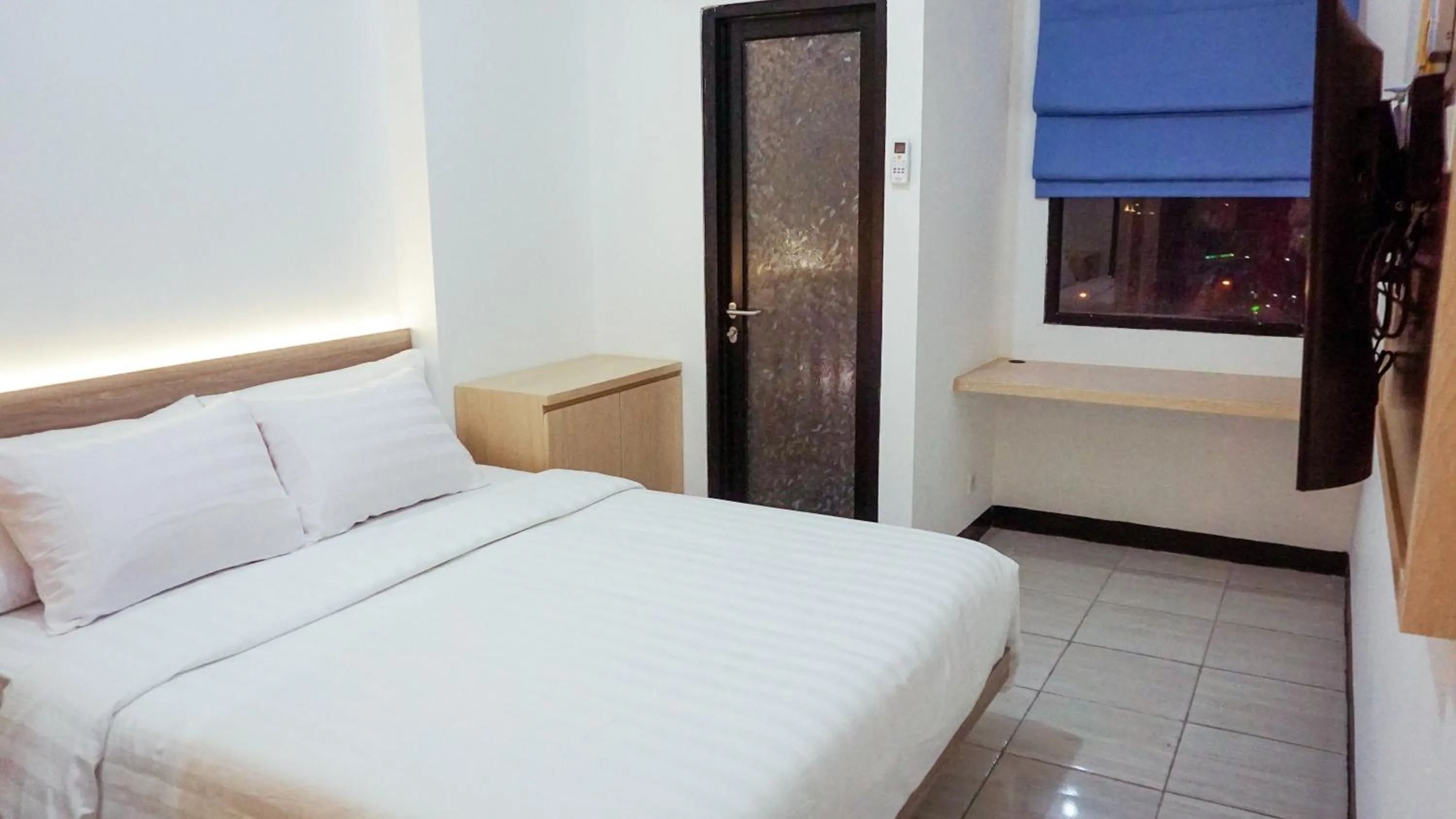 Bedroom, Bed in Cordova Suites