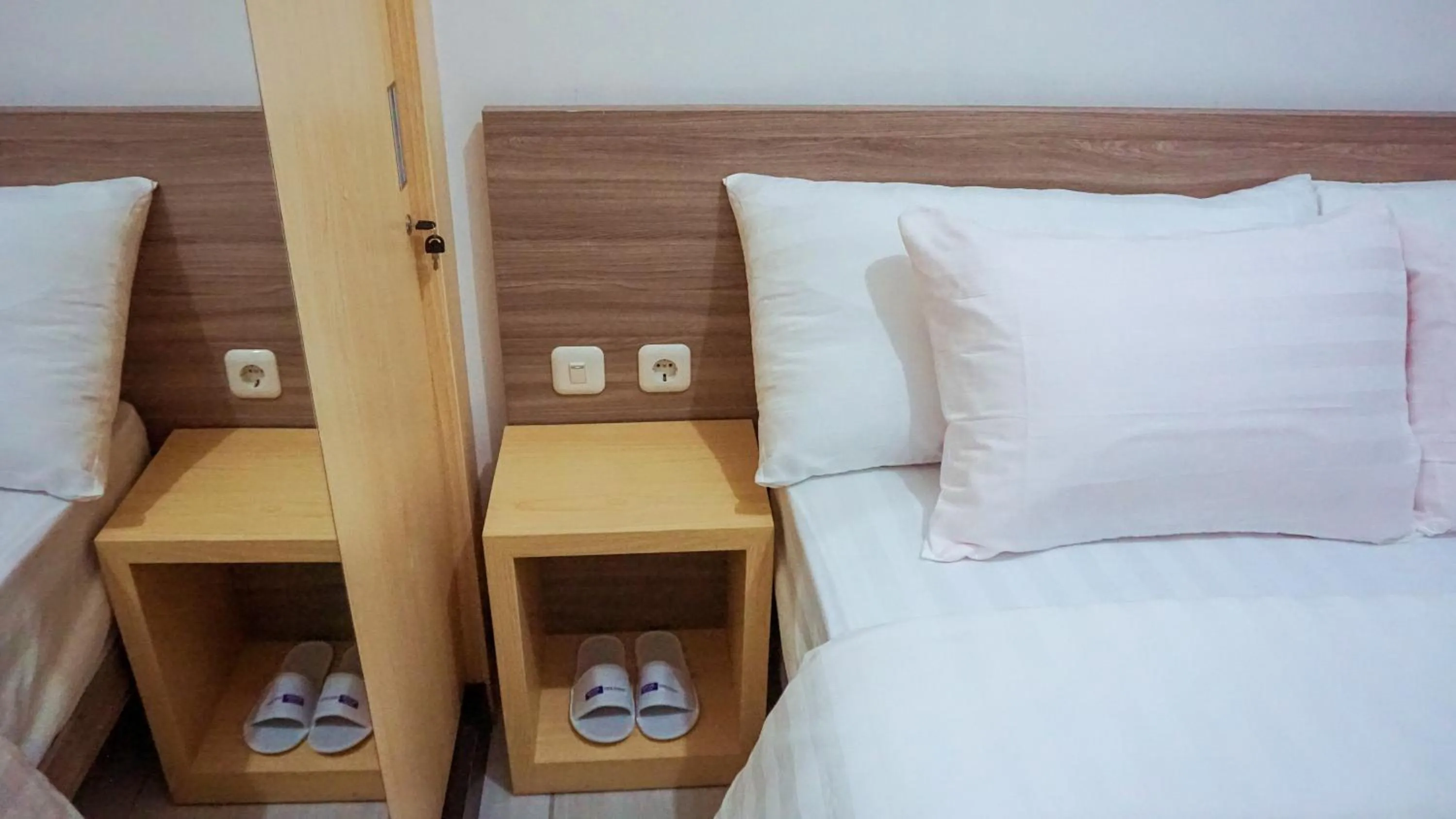 Bedroom, Bed in Cordova Suites