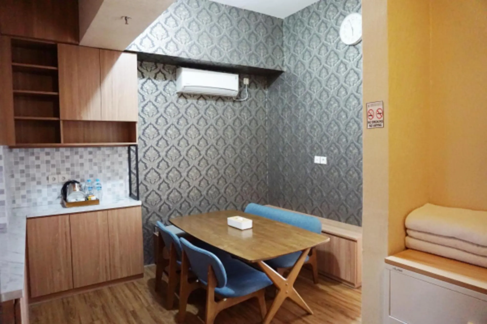 Photo of the whole room in Cordova Suites