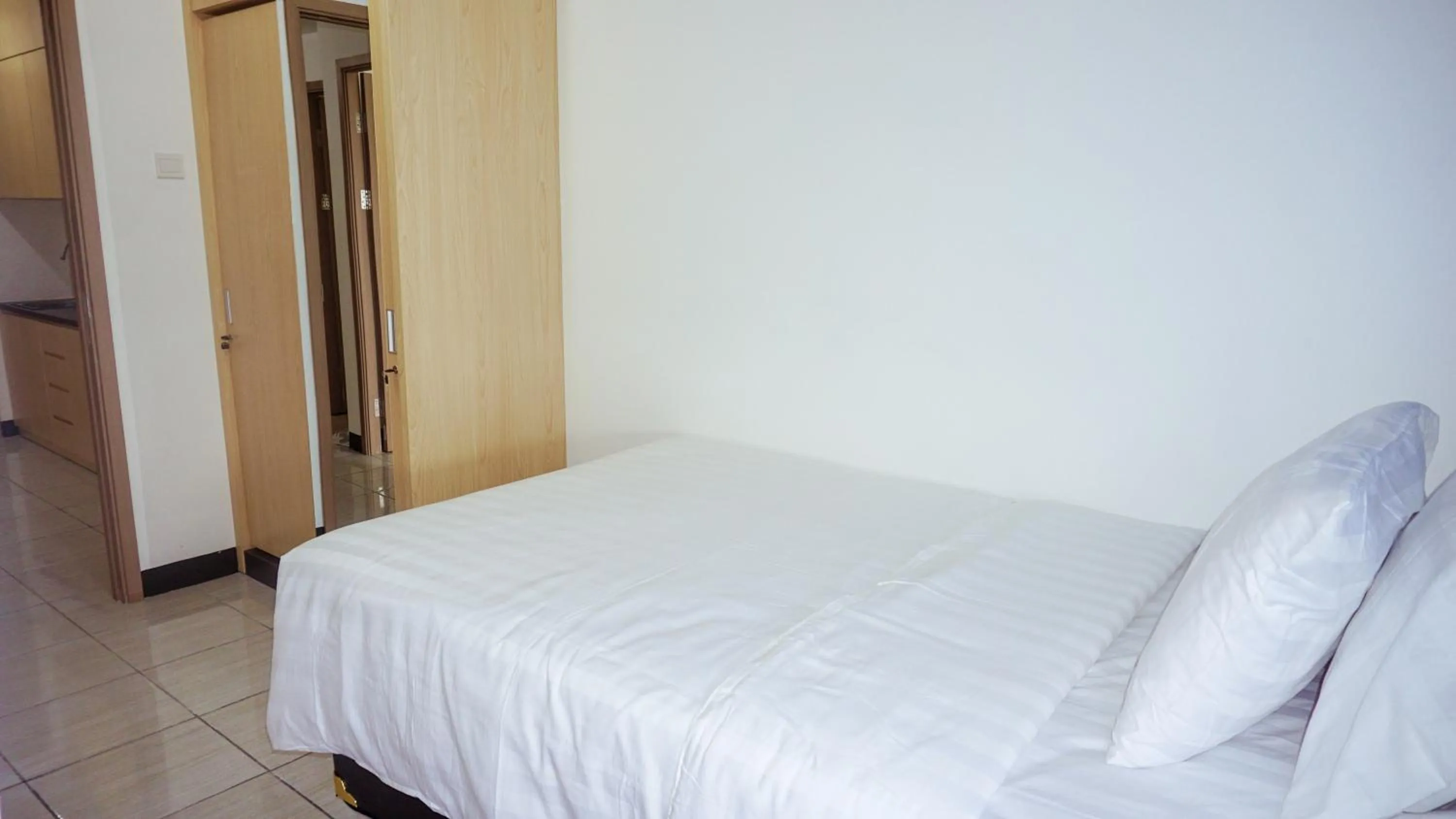 Bedroom, Bed in Cordova Suites