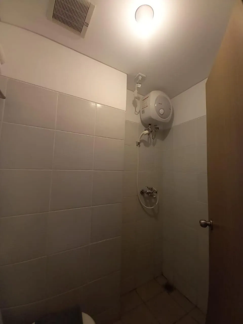 Shower in Cordova Suites