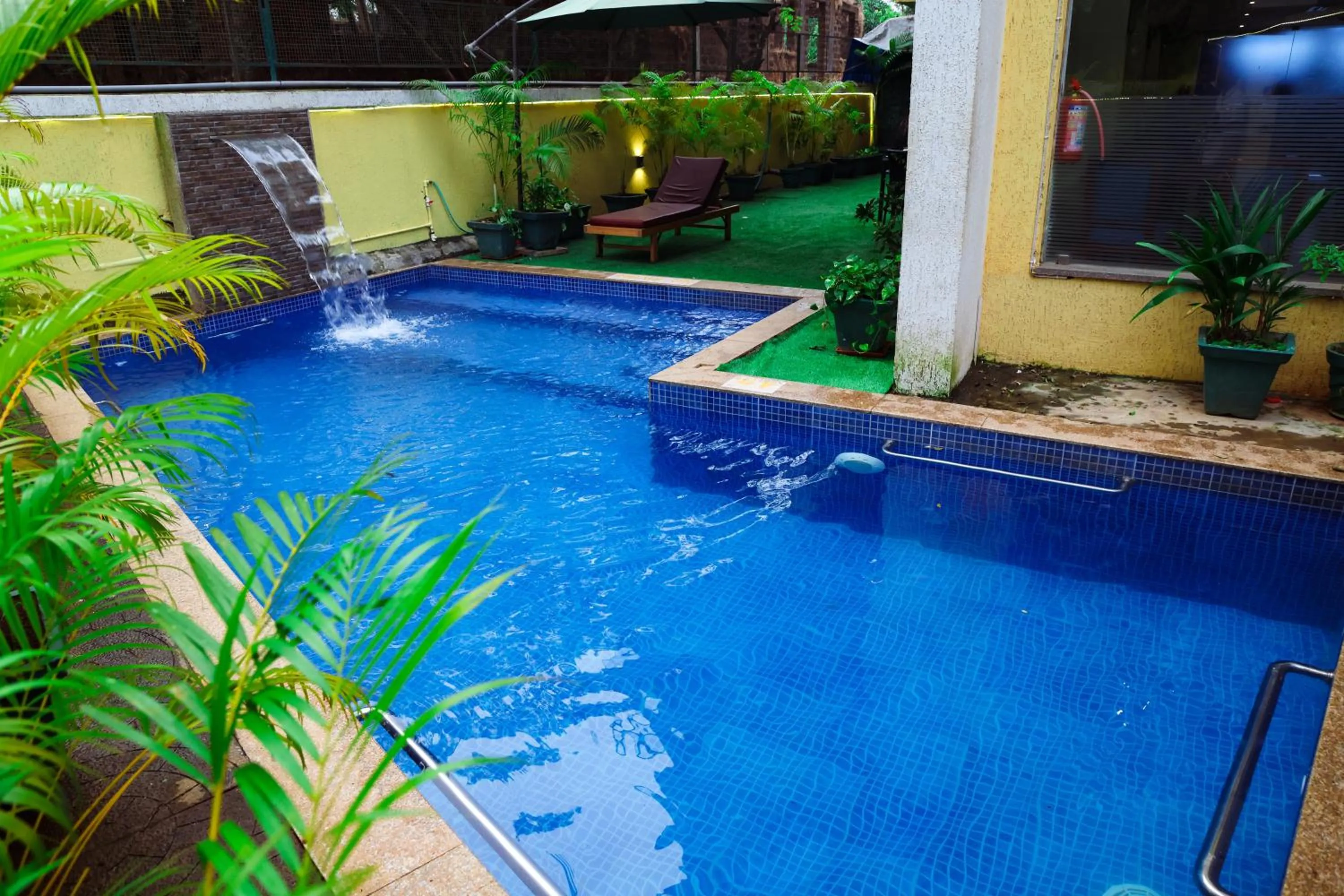 Swimming pool in Zip By Spree Hotels Hyde Goa