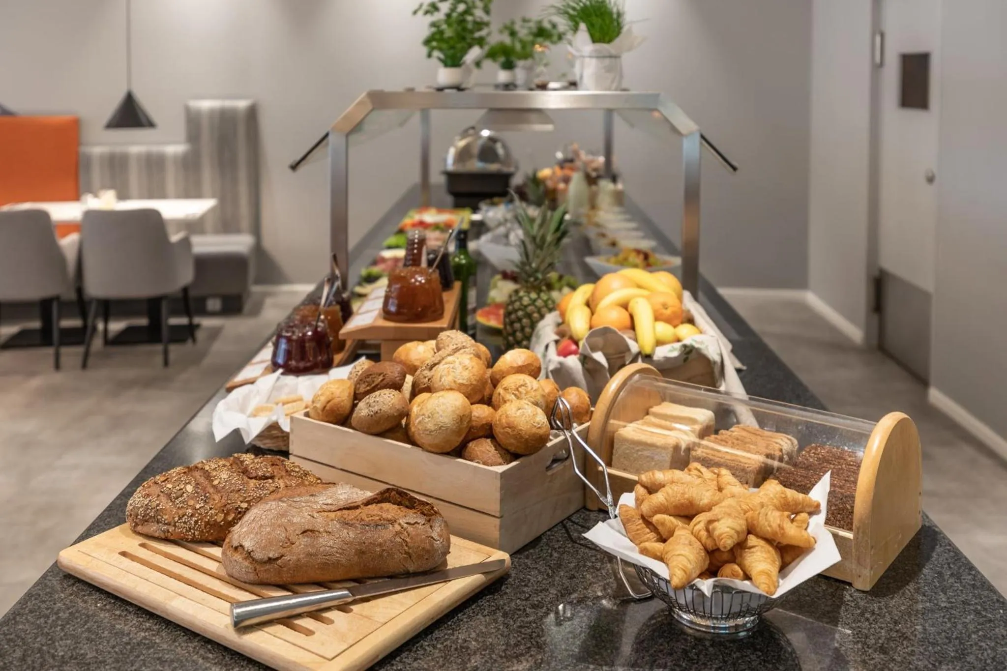 Breakfast in Garner Hotel Wiesbaden City by IHG