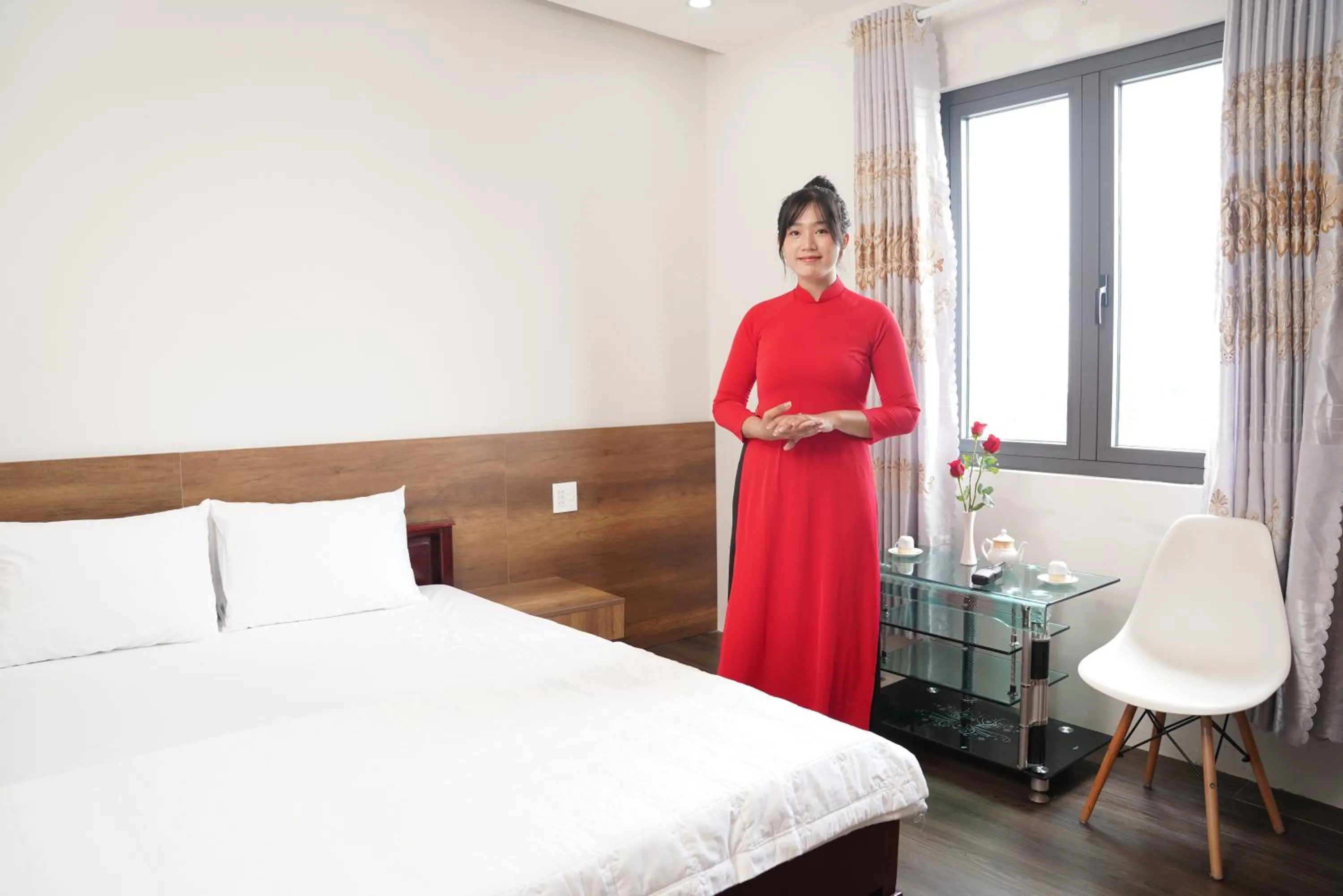 Photo of the whole room, Bed in KHÁCH SẠN ĐẾ VƯƠNG