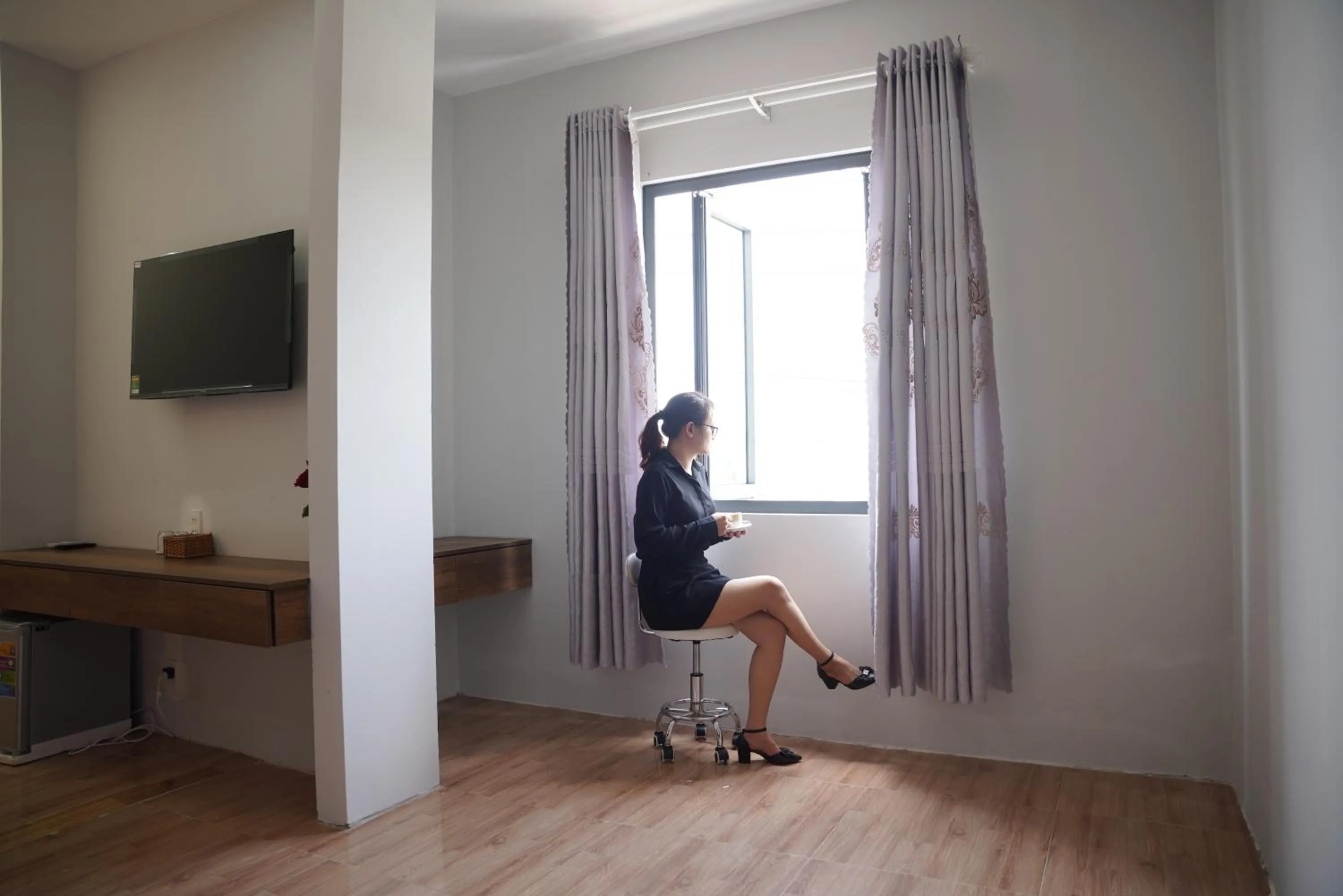 KHÁCH SẠN ĐẾ VƯƠNG