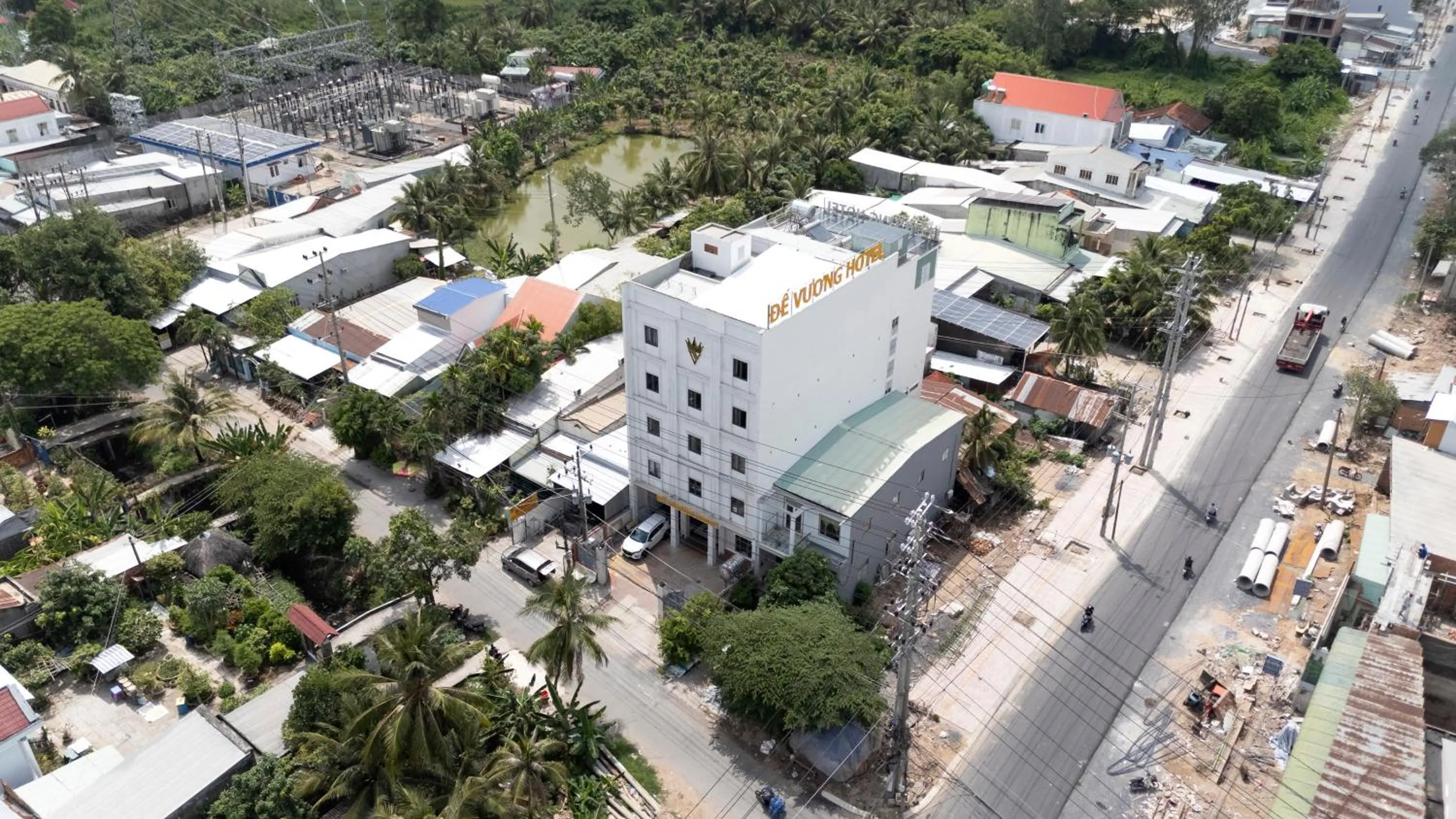 KHÁCH SẠN ĐẾ VƯƠNG