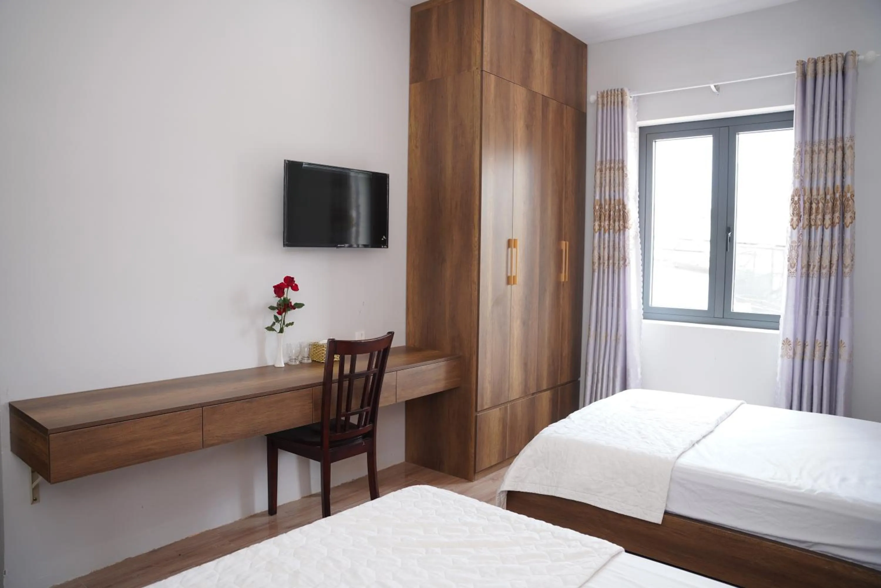 TV and multimedia, Bed in KHÁCH SẠN ĐẾ VƯƠNG