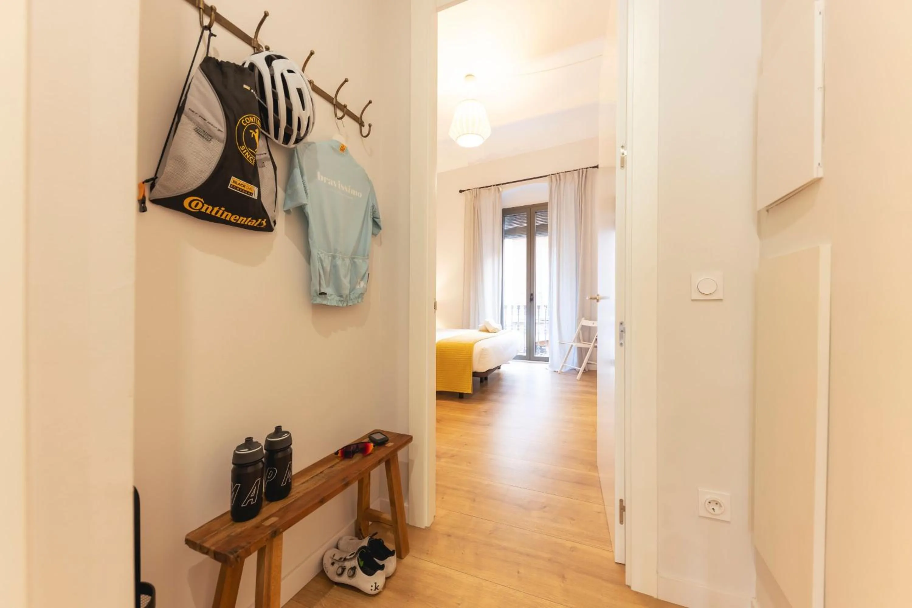 Bedroom in Bravissimo Riu Onyar, modern 3 bedroom apartment