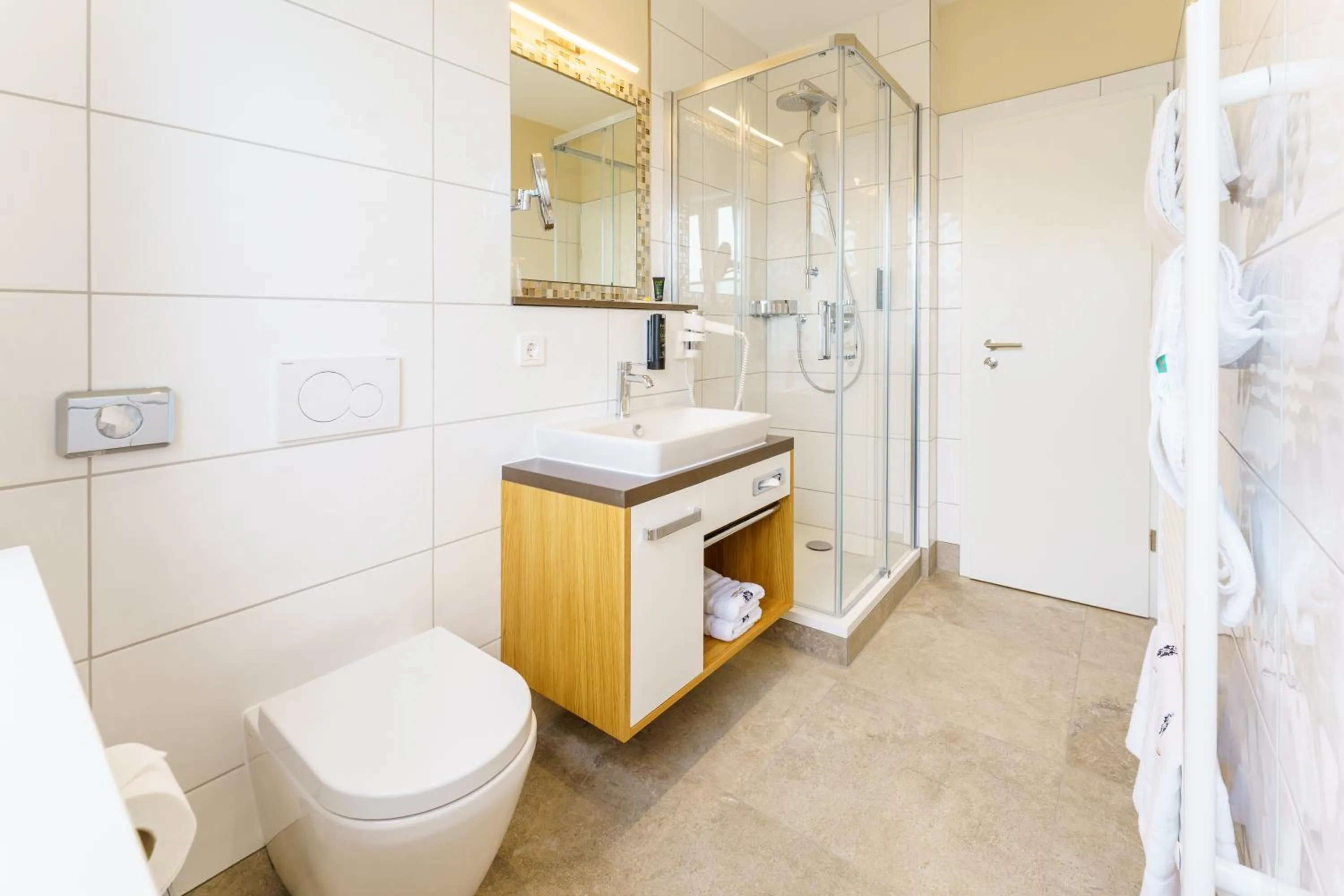 Shower in Hotel Wilder Mann