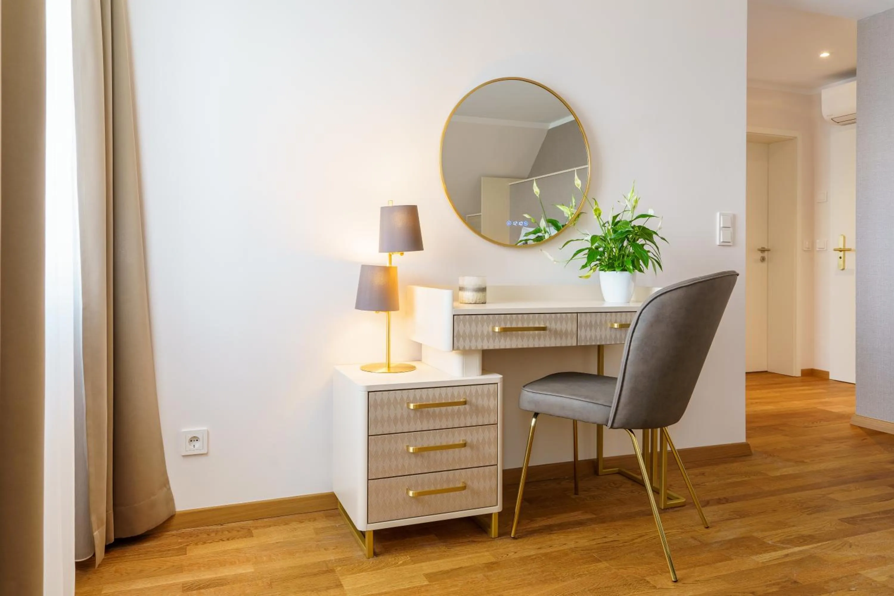 Seating area in Hotel Wilder Mann