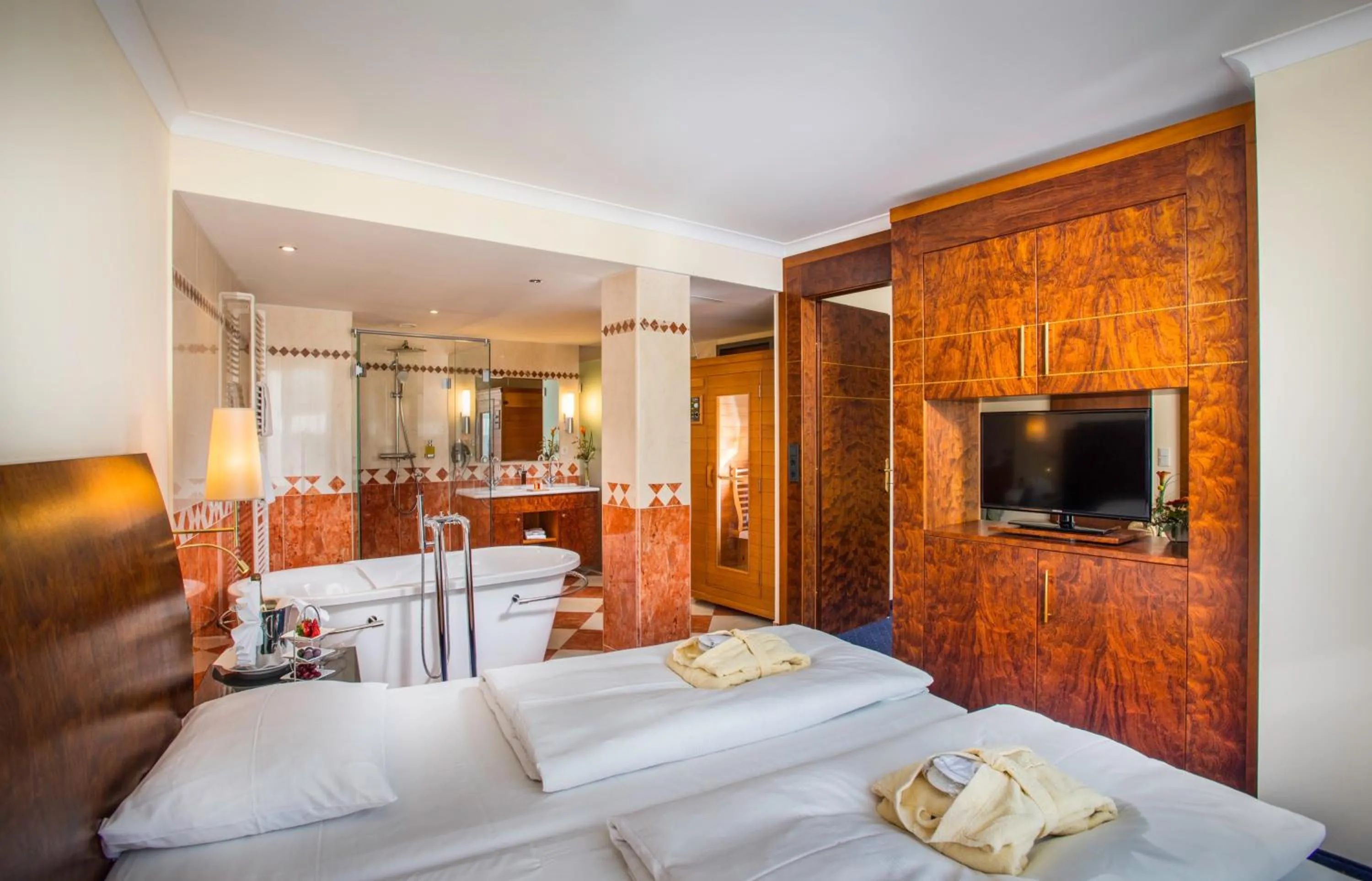 Photo of the whole room, Bed in Hotel Glöcklhofer