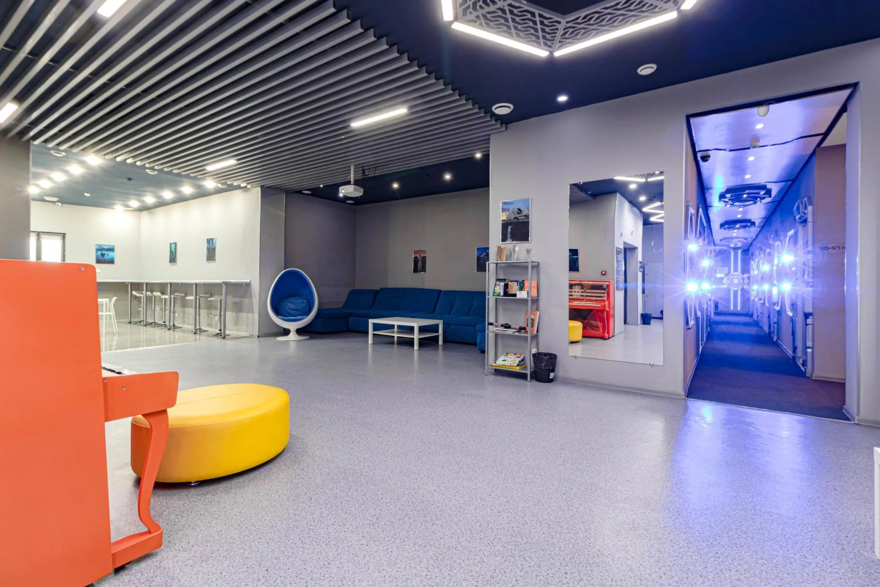 CAPS LOCK Future Hotel