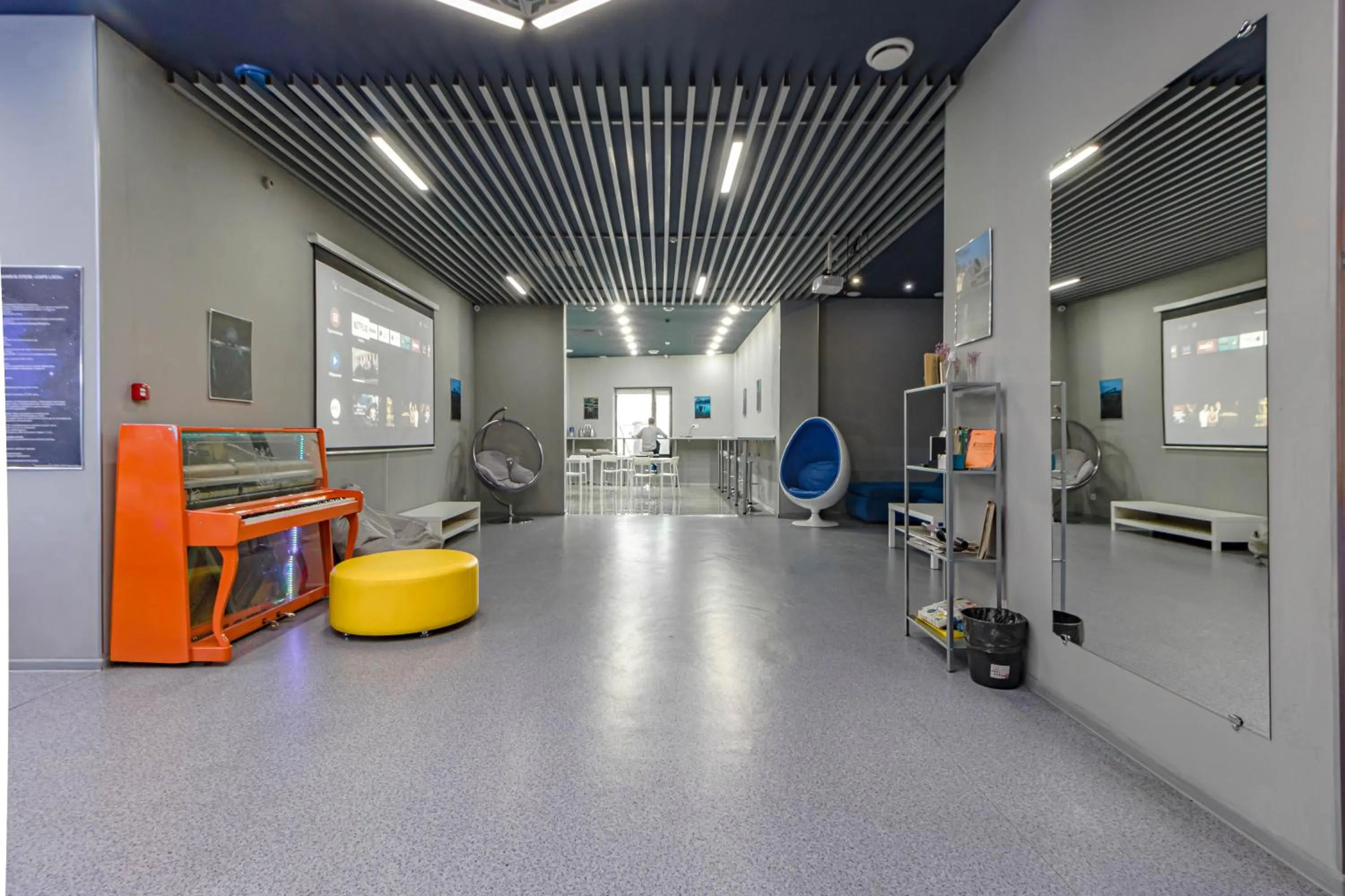 CAPS LOCK Future Hotel