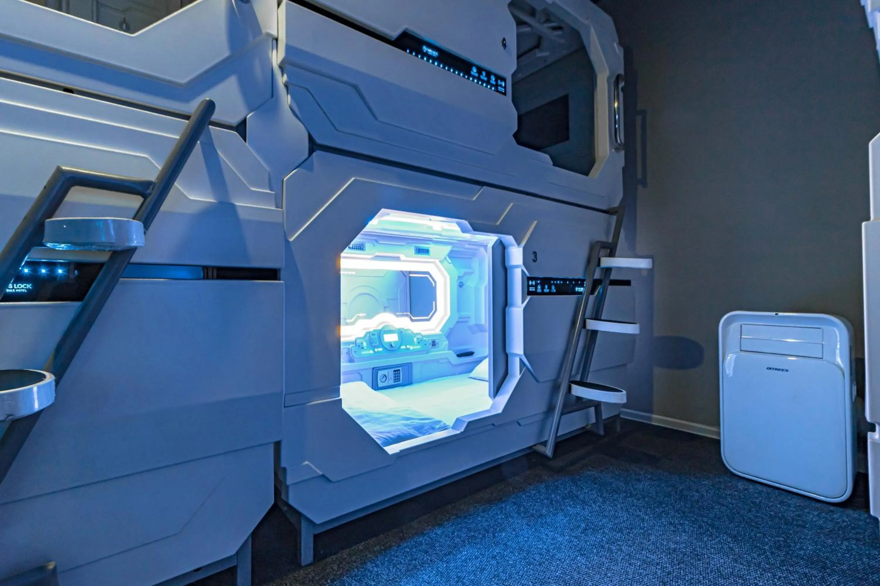 CAPS LOCK Future Hotel