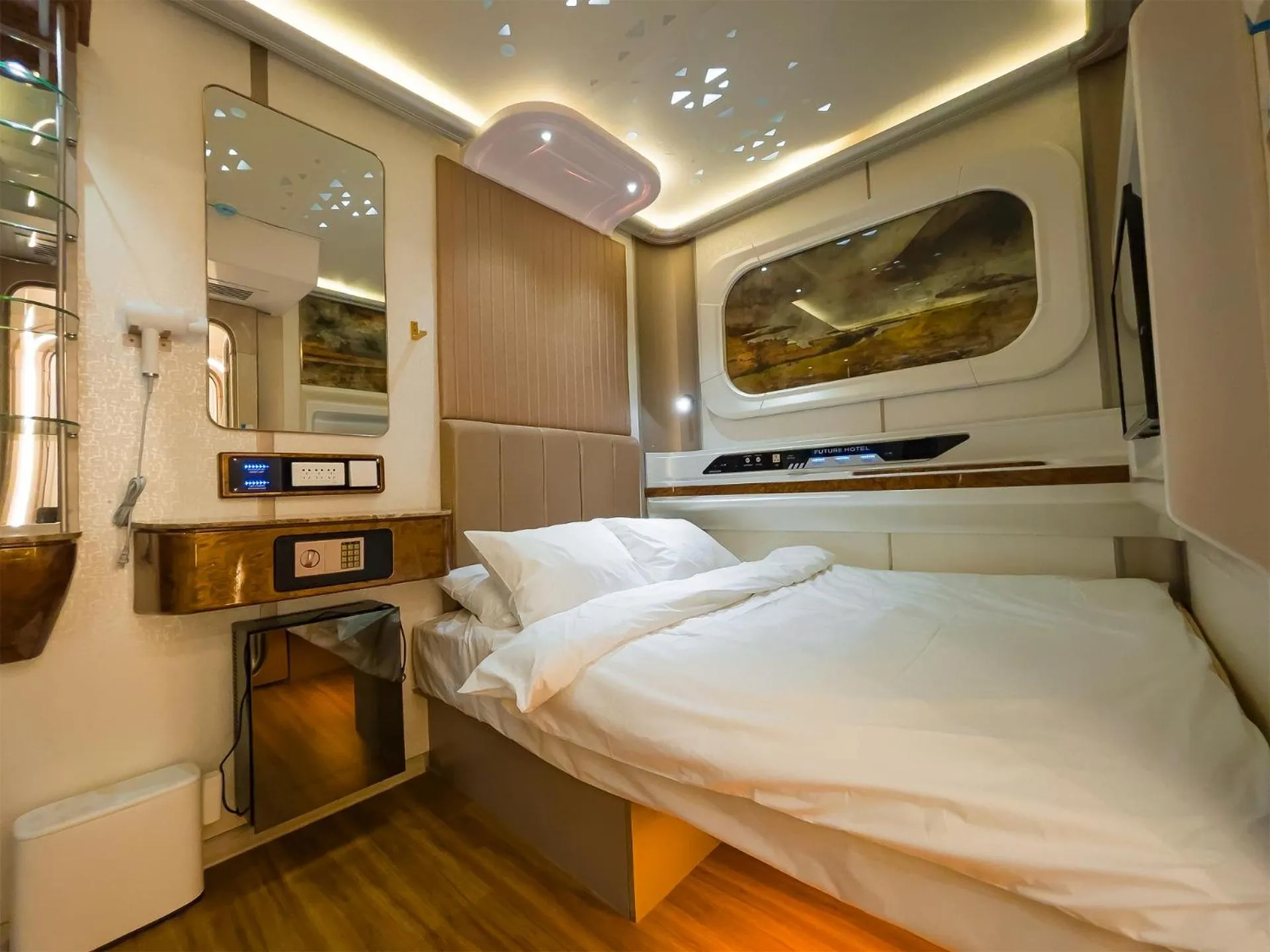 Photo of the whole room, Bed in CAPS LOCK Future Hotel