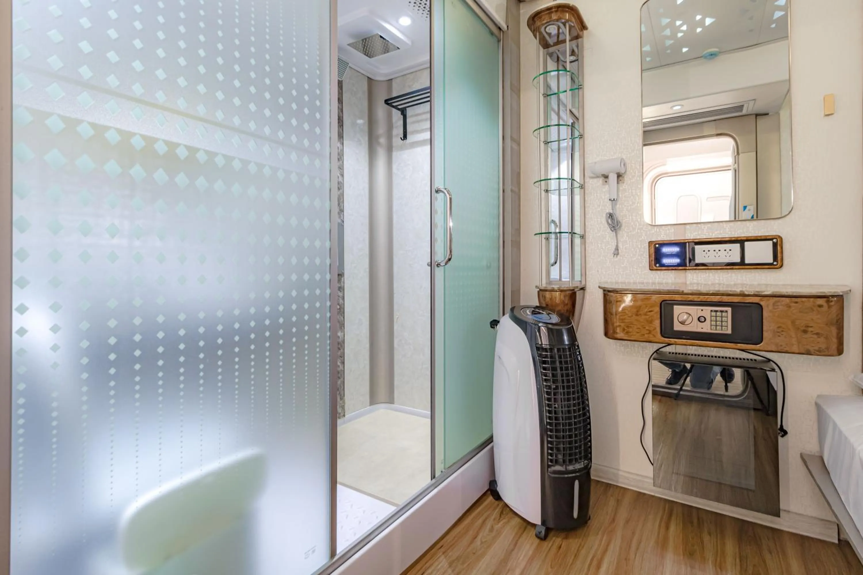 CAPS LOCK Future Hotel