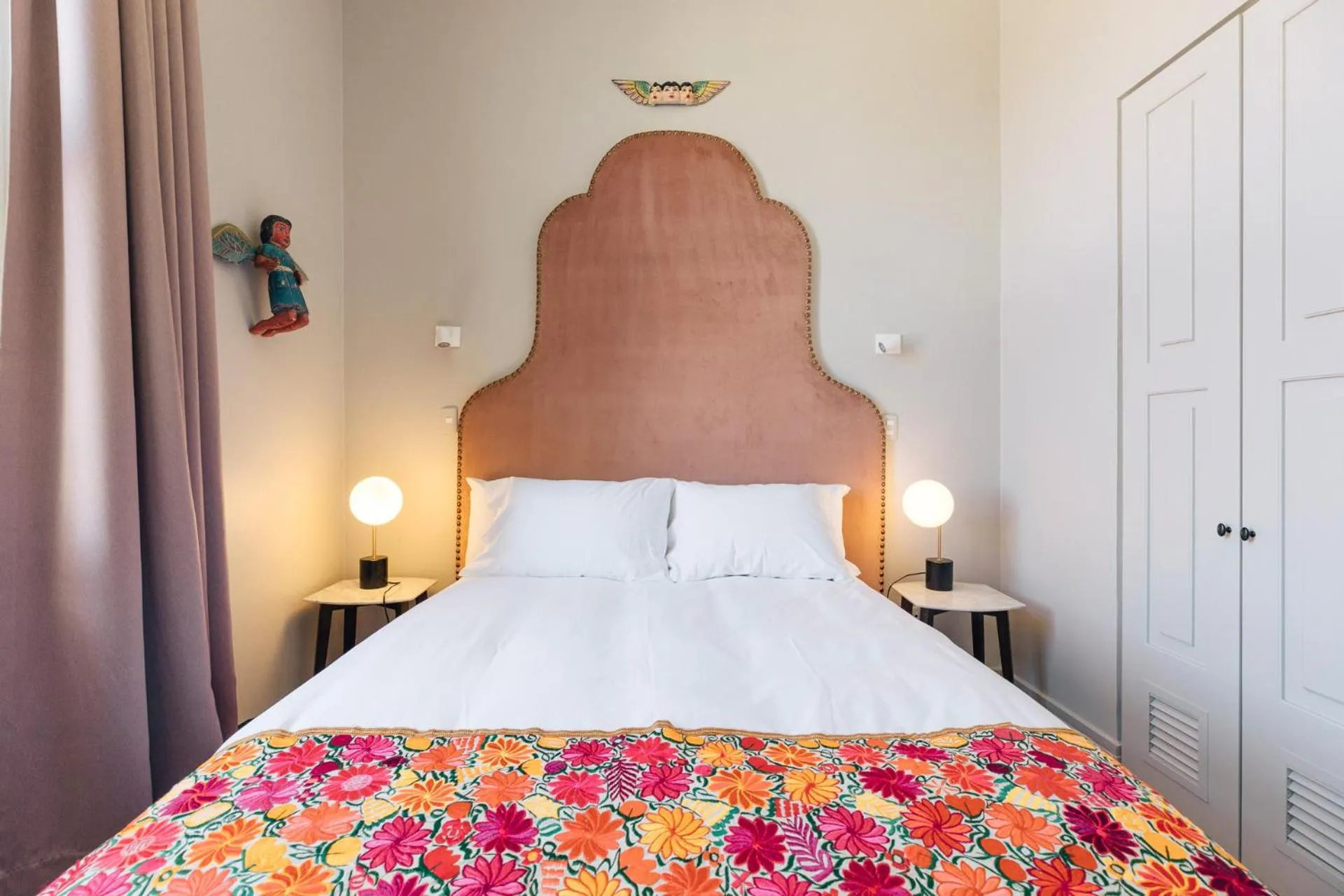 Bedroom, Bed in Casablu Hotel