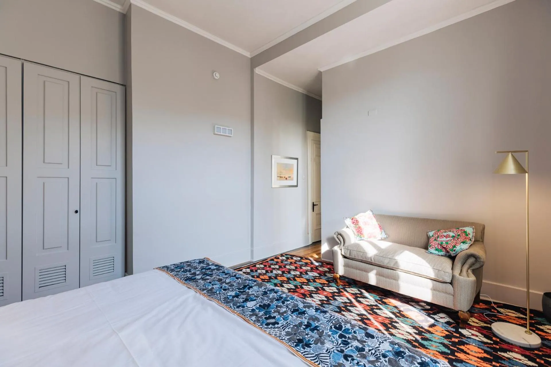 Seating area, Bed in Casablu Hotel