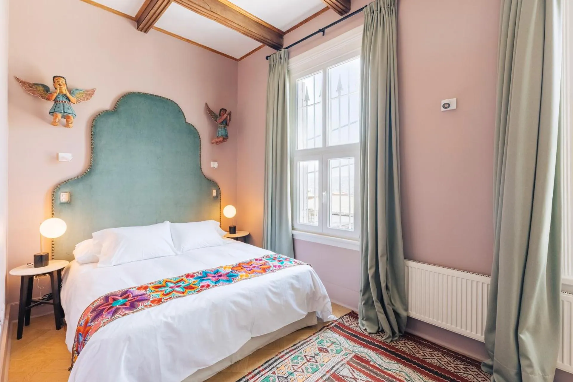 Bedroom, Bed in Casablu Hotel