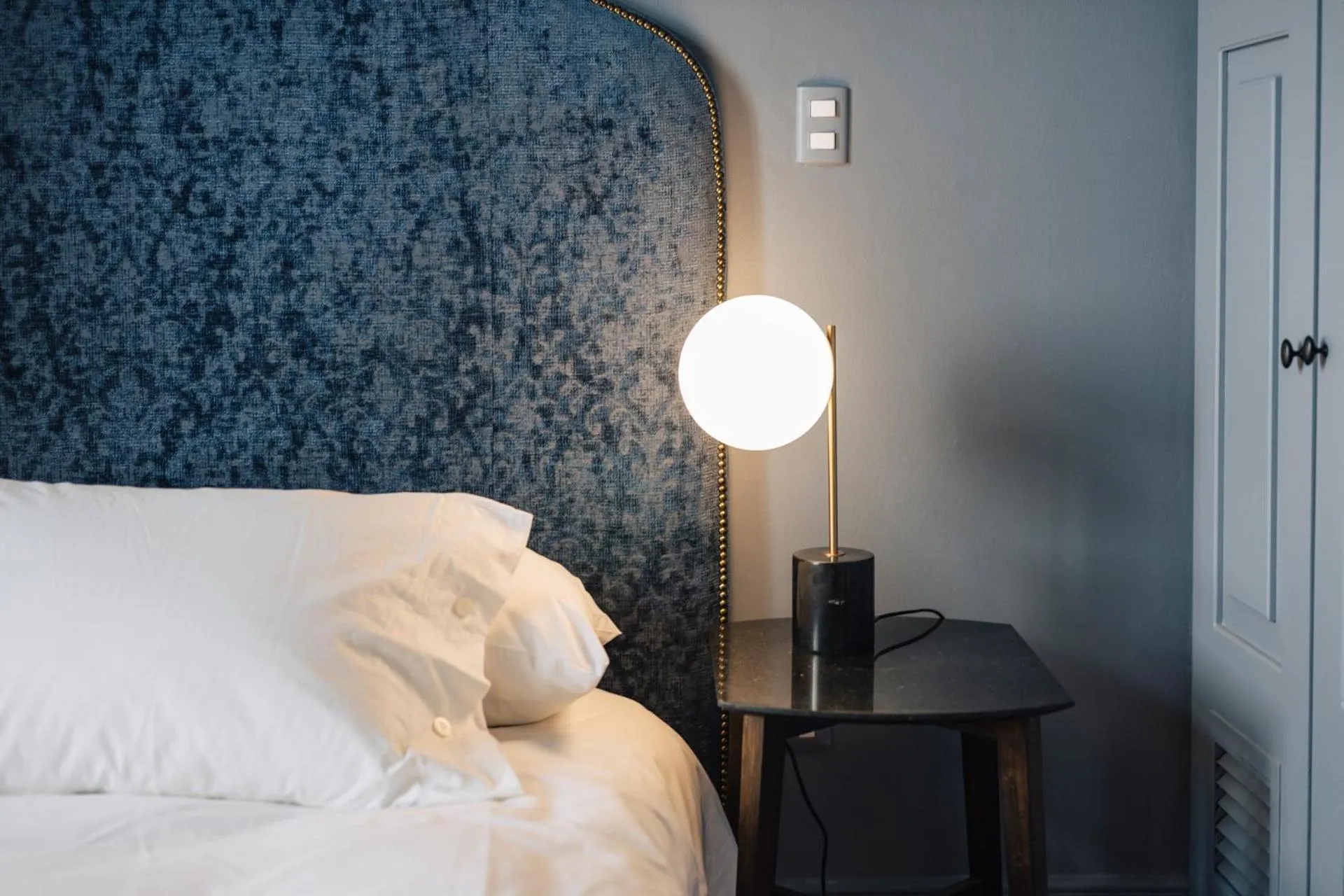 Bedroom, Bed in Casablu Hotel