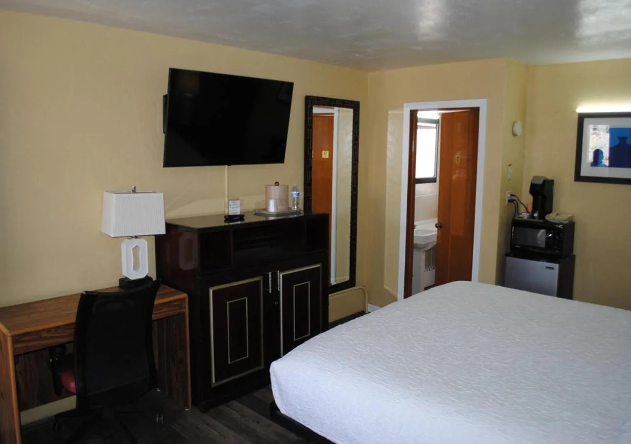 TV and multimedia, Bed in American inn