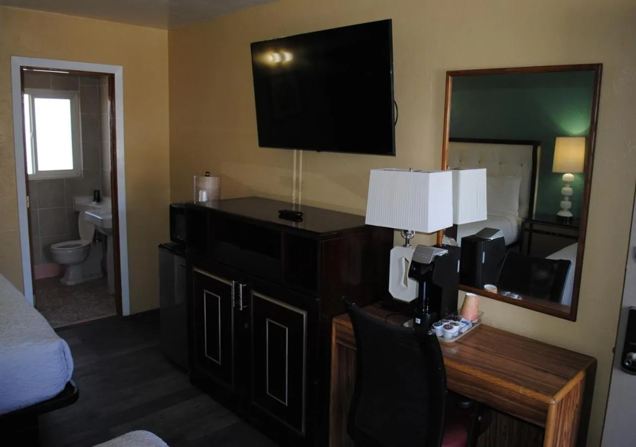 TV and multimedia in American inn