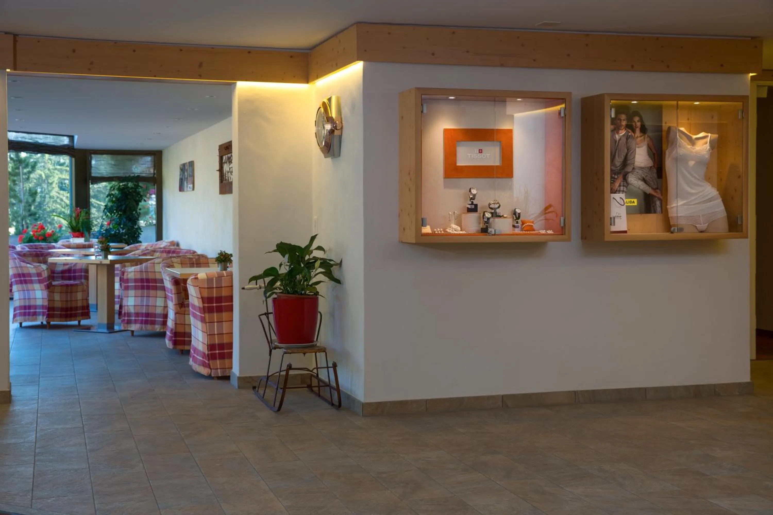 Seating area in Hotel Helvetia Intergolf