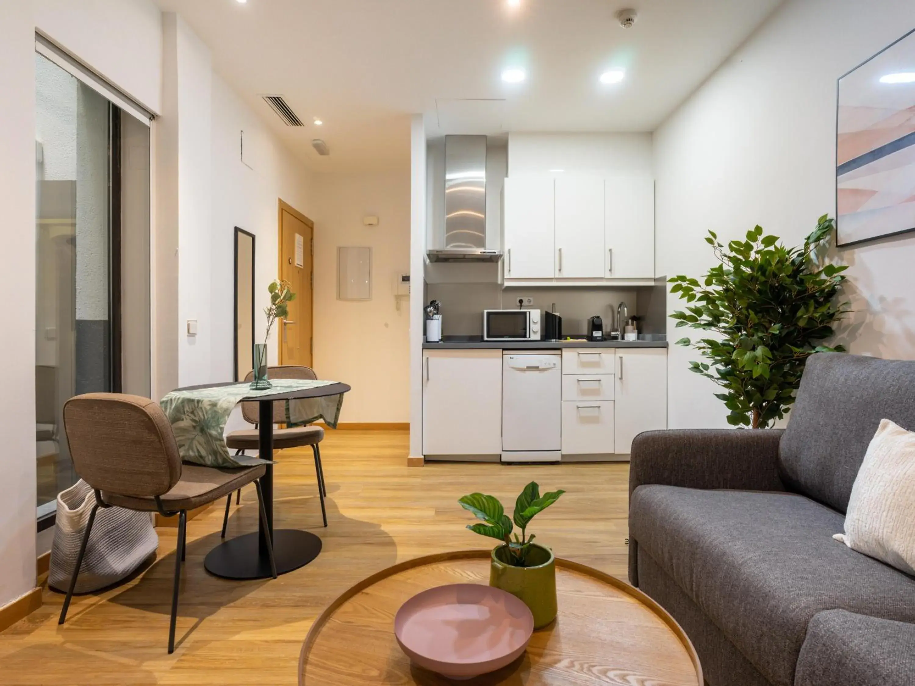 Studio Apartment - Ground Floor in Limehome Madrid San Lorenzo Studio Apartment - Ground Floor in Limehome Madrid San Lorenzo