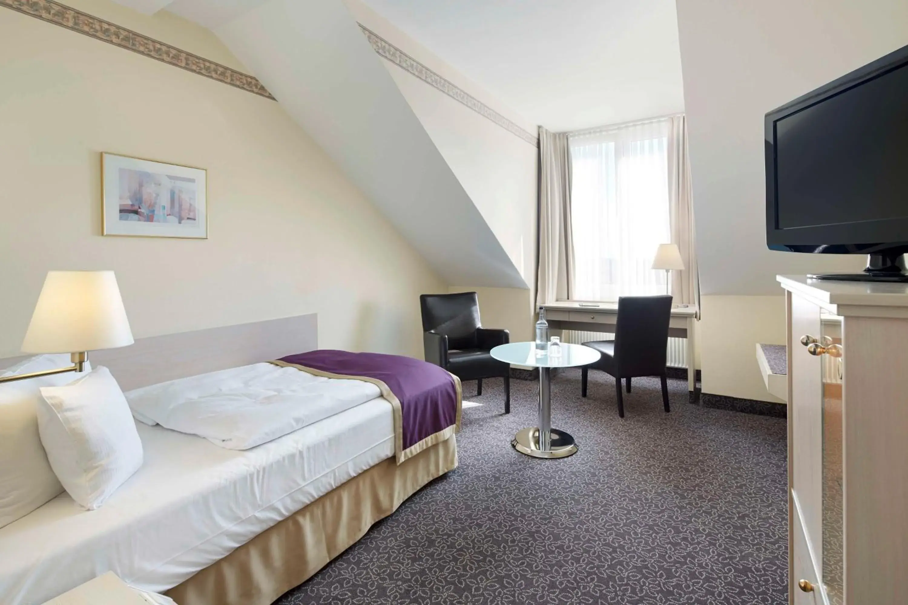 Comfort Single Room with Single Bed in Best Western Hotel Helmstedt am Lappwald Comfort Single Room with Single Bed in Best Western Hotel Helmstedt am Lappwald
