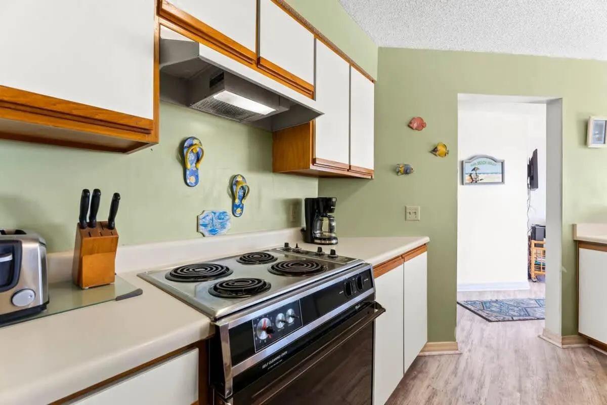 1302B St Thomas Square