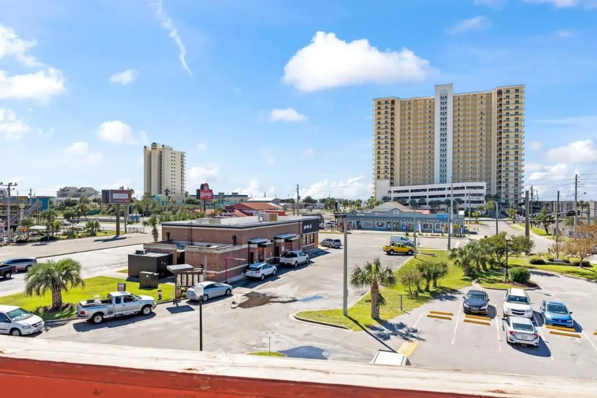 1302B St Thomas Square