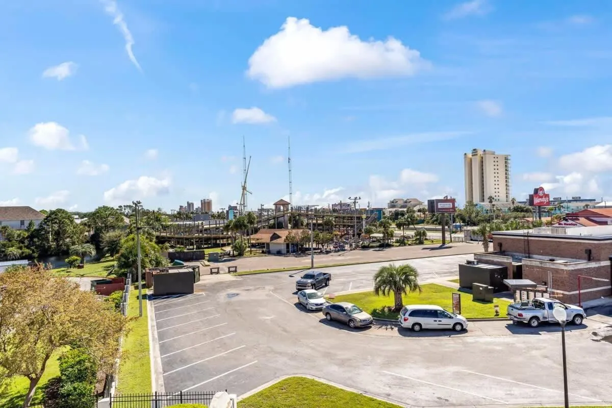 1302B St Thomas Square