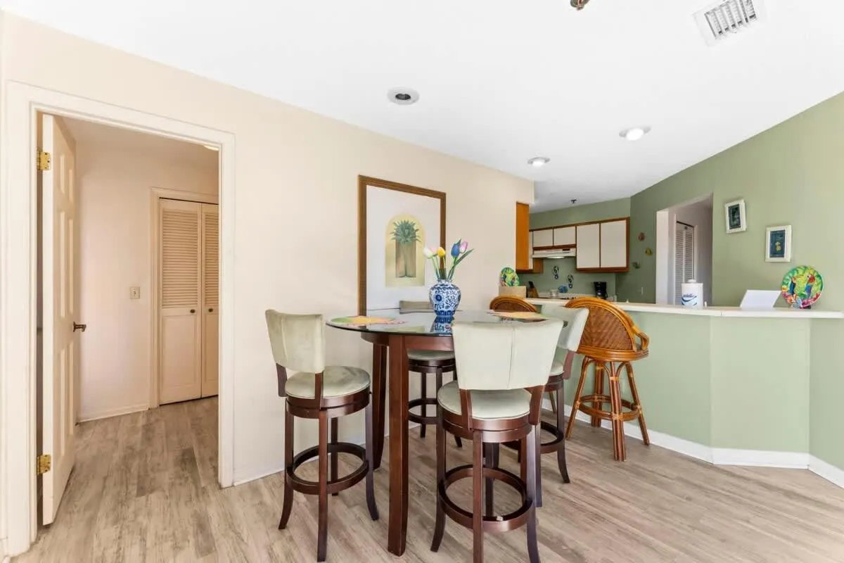 1302B St Thomas Square