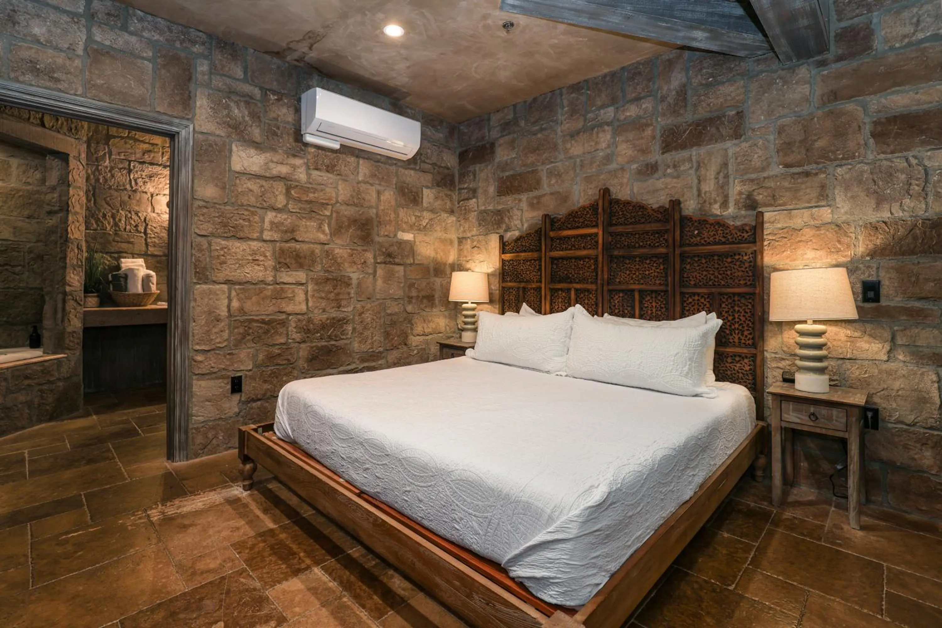 Bed in The Inn at Zaca Creek