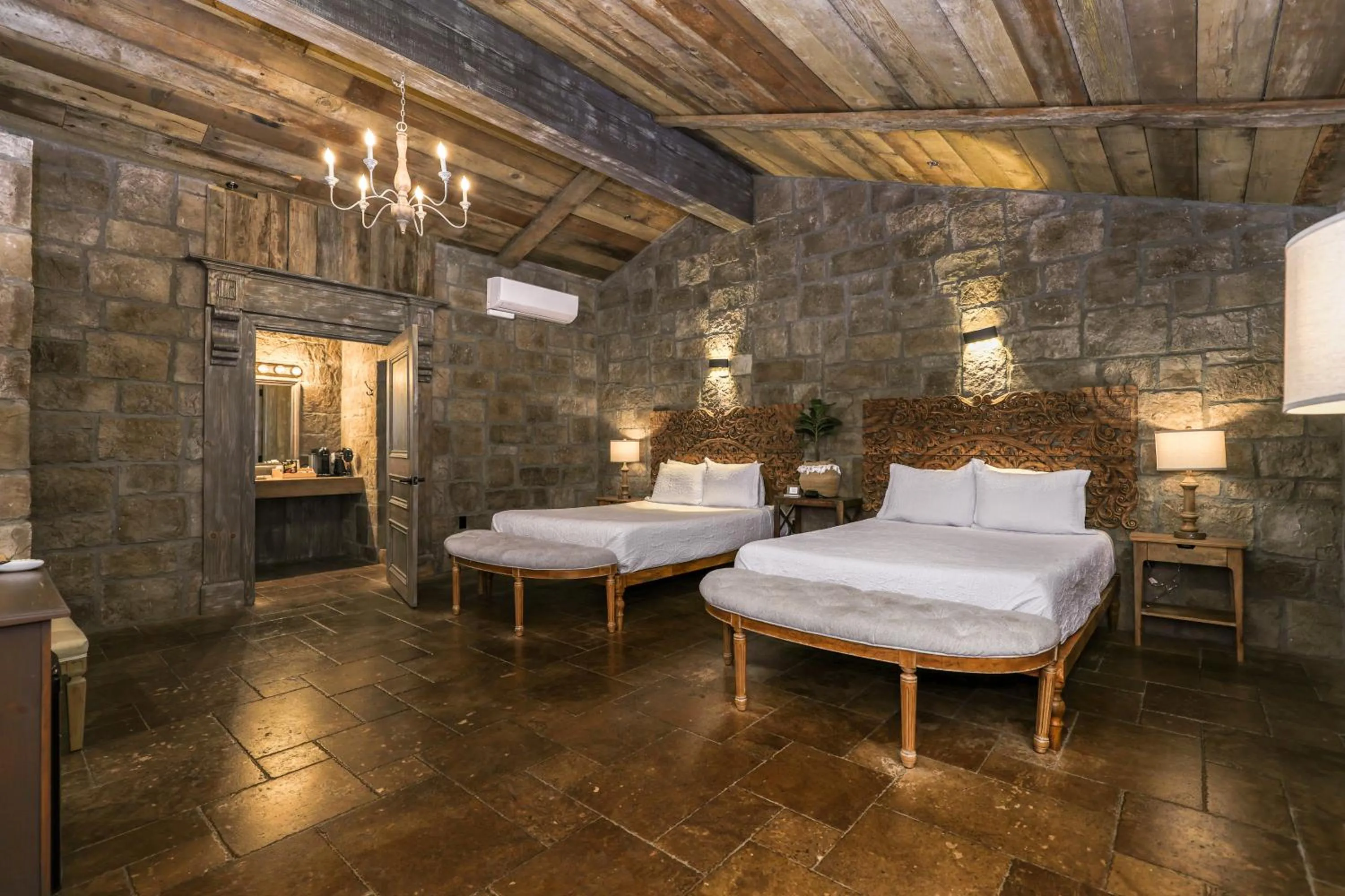 Bed in The Inn at Zaca Creek