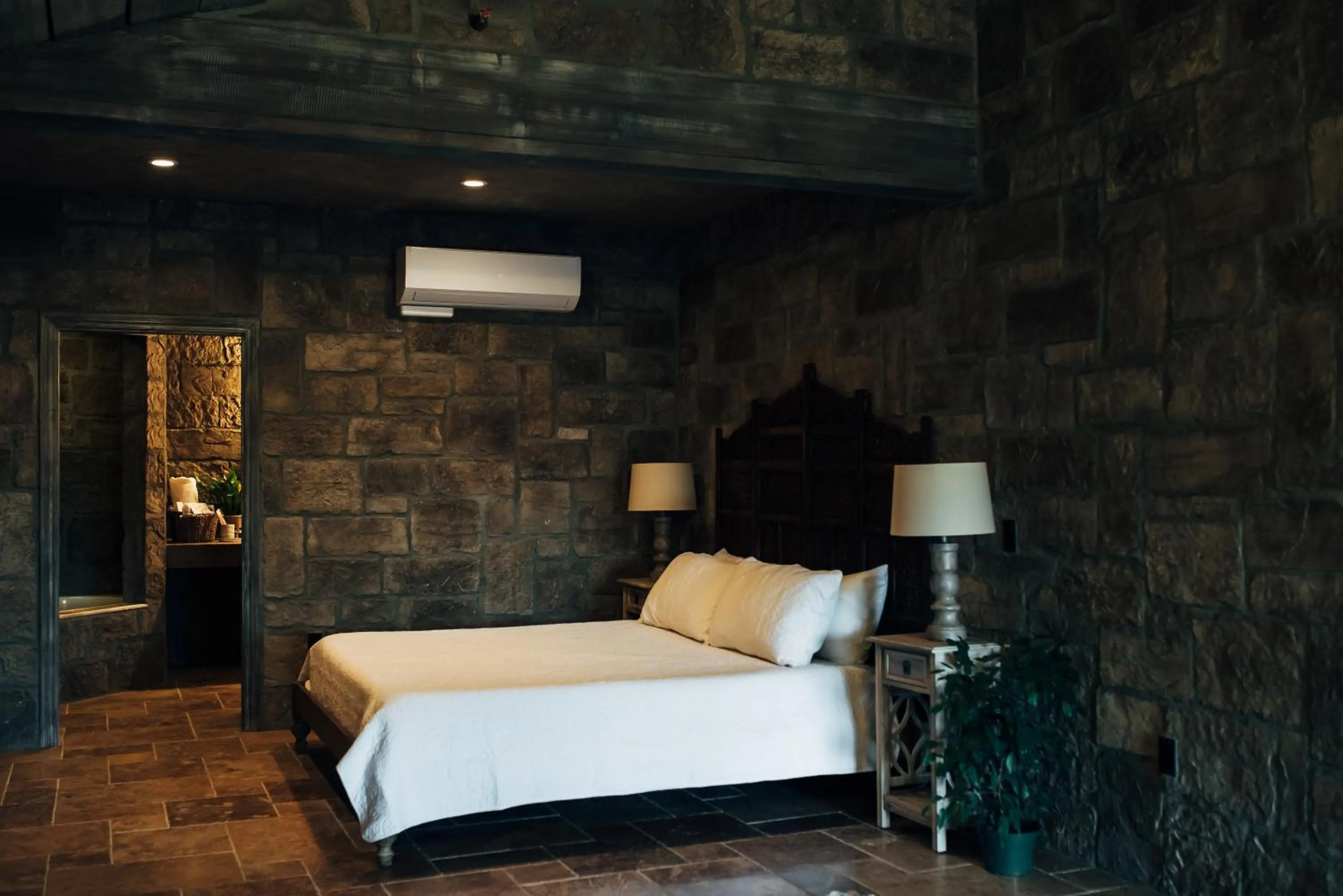 Bed in The Inn at Zaca Creek