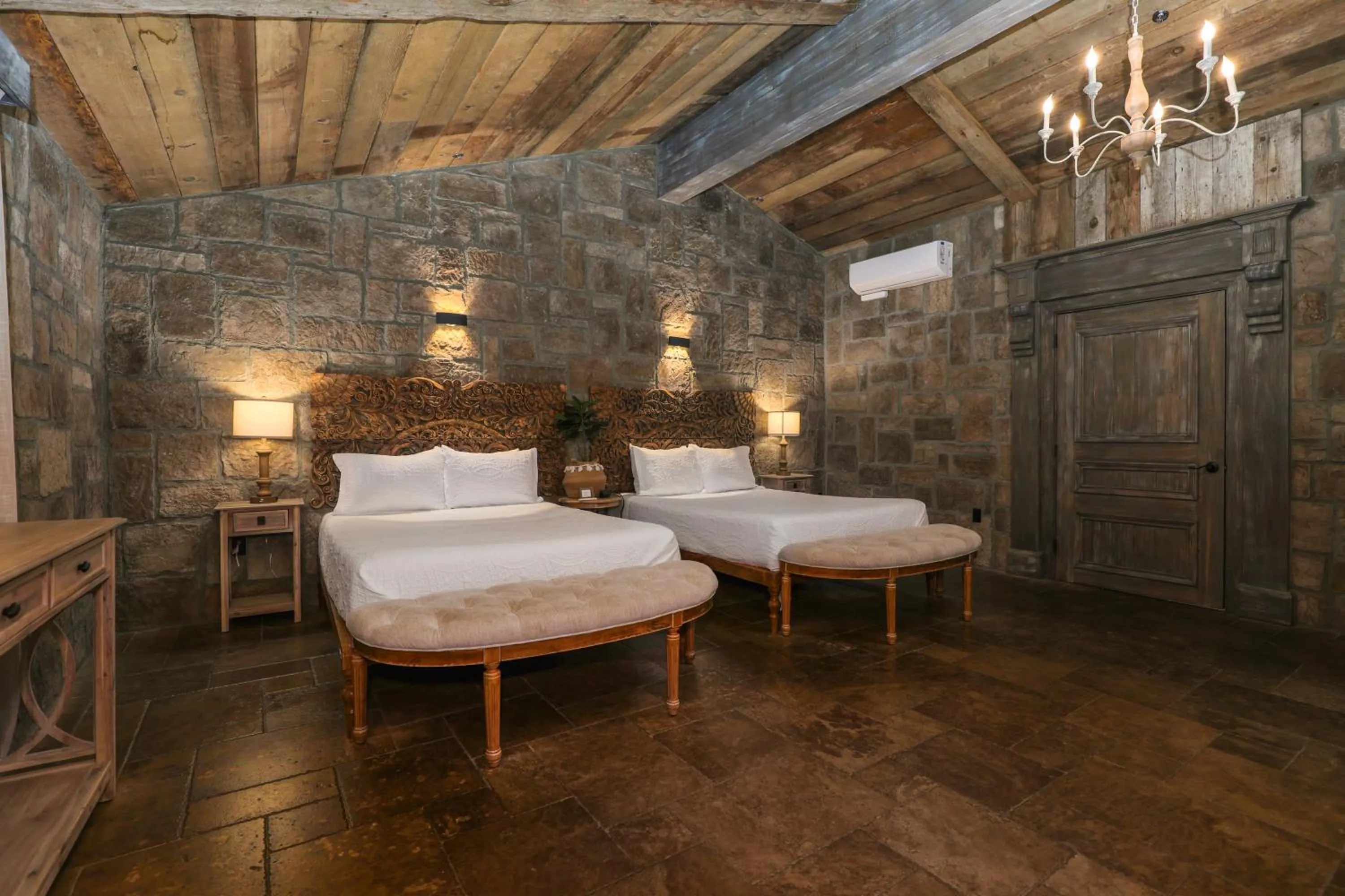 Bed in The Inn at Zaca Creek