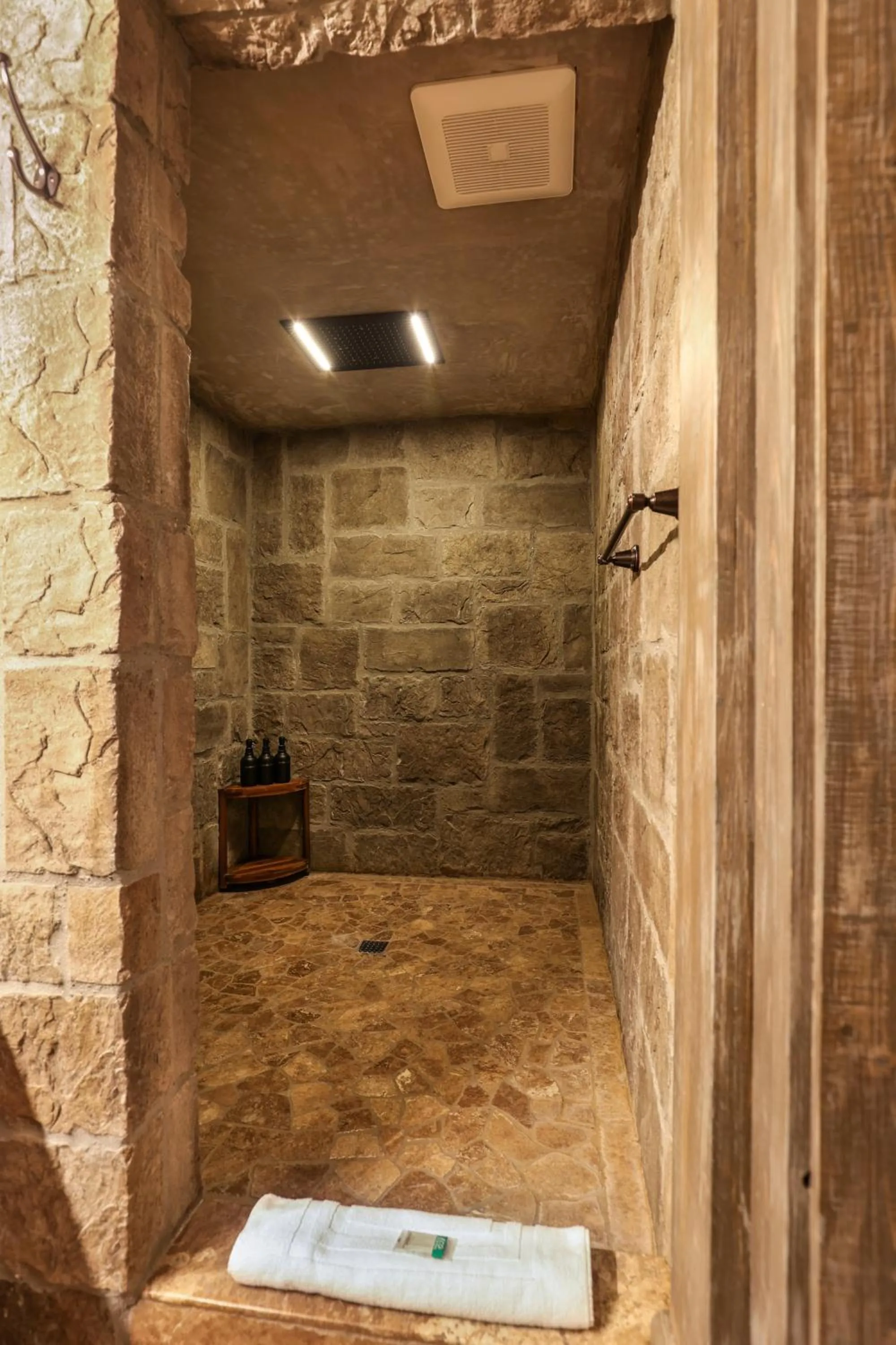 Shower in The Inn at Zaca Creek