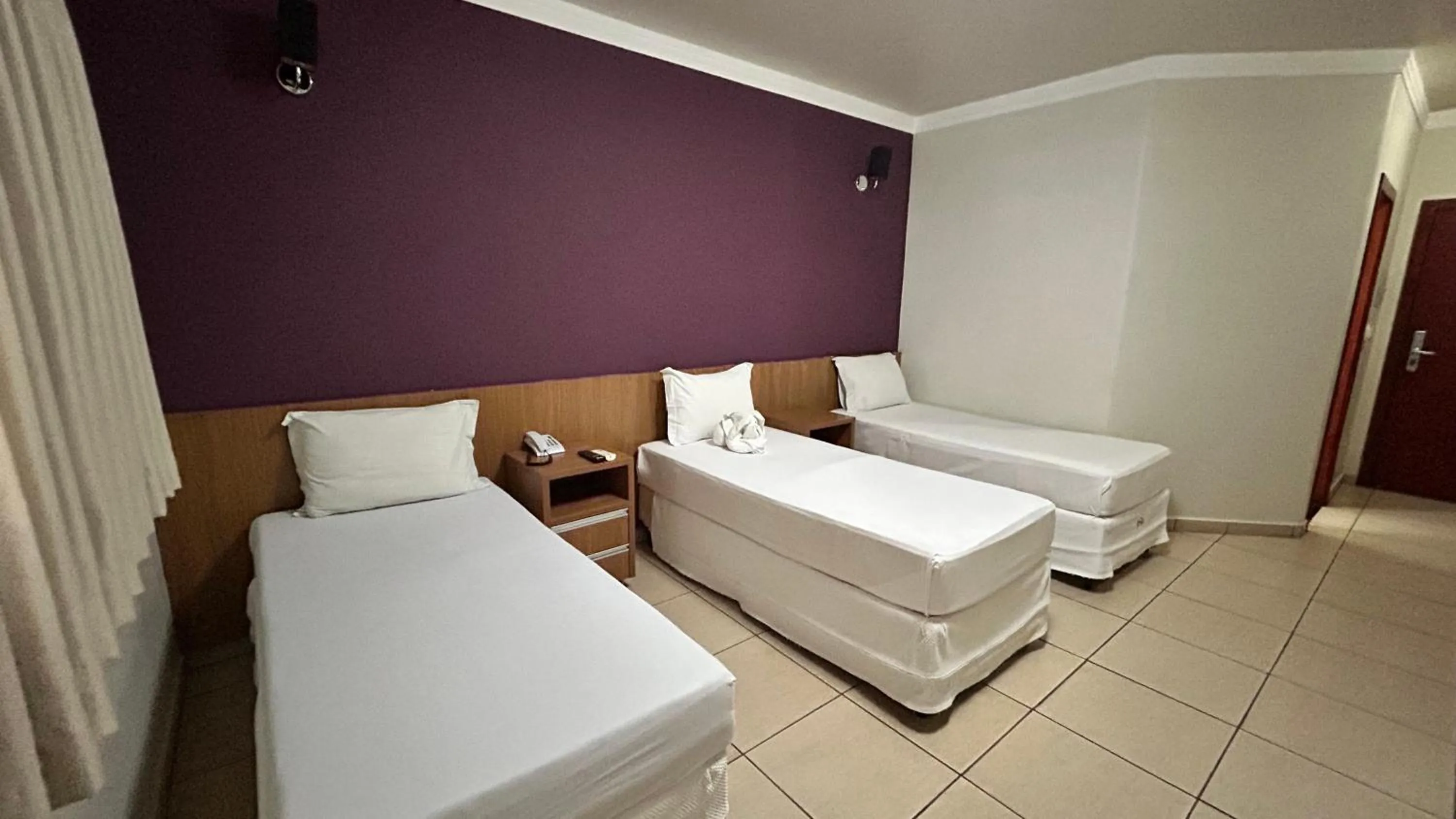 Bedroom, Bed in Havana Express