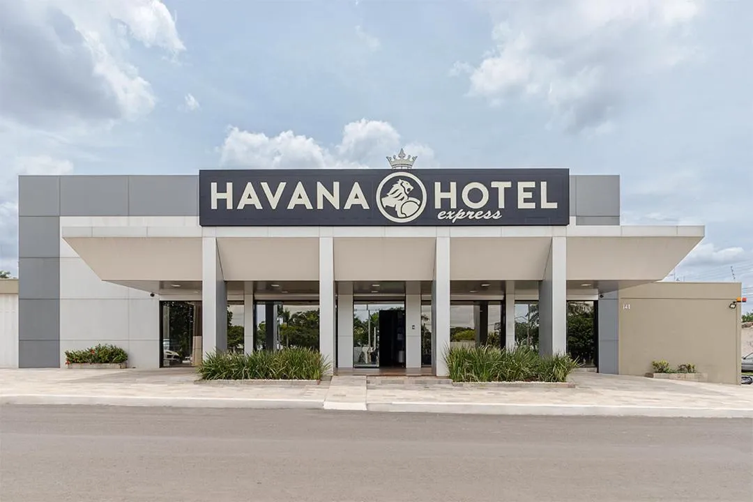 Facade/entrance in Havana Express