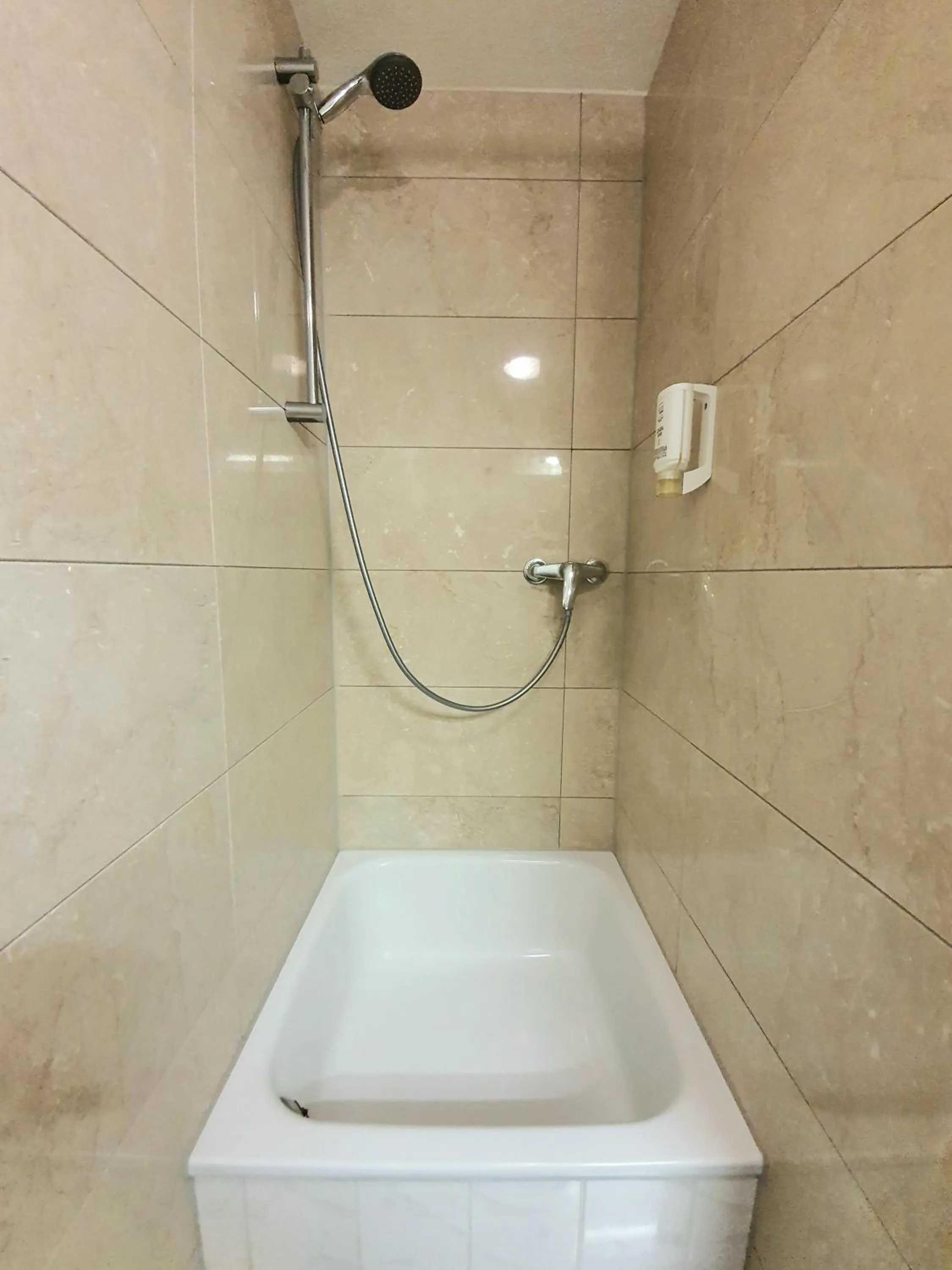 Shower in Apart Hotel Ferdinand Berlin