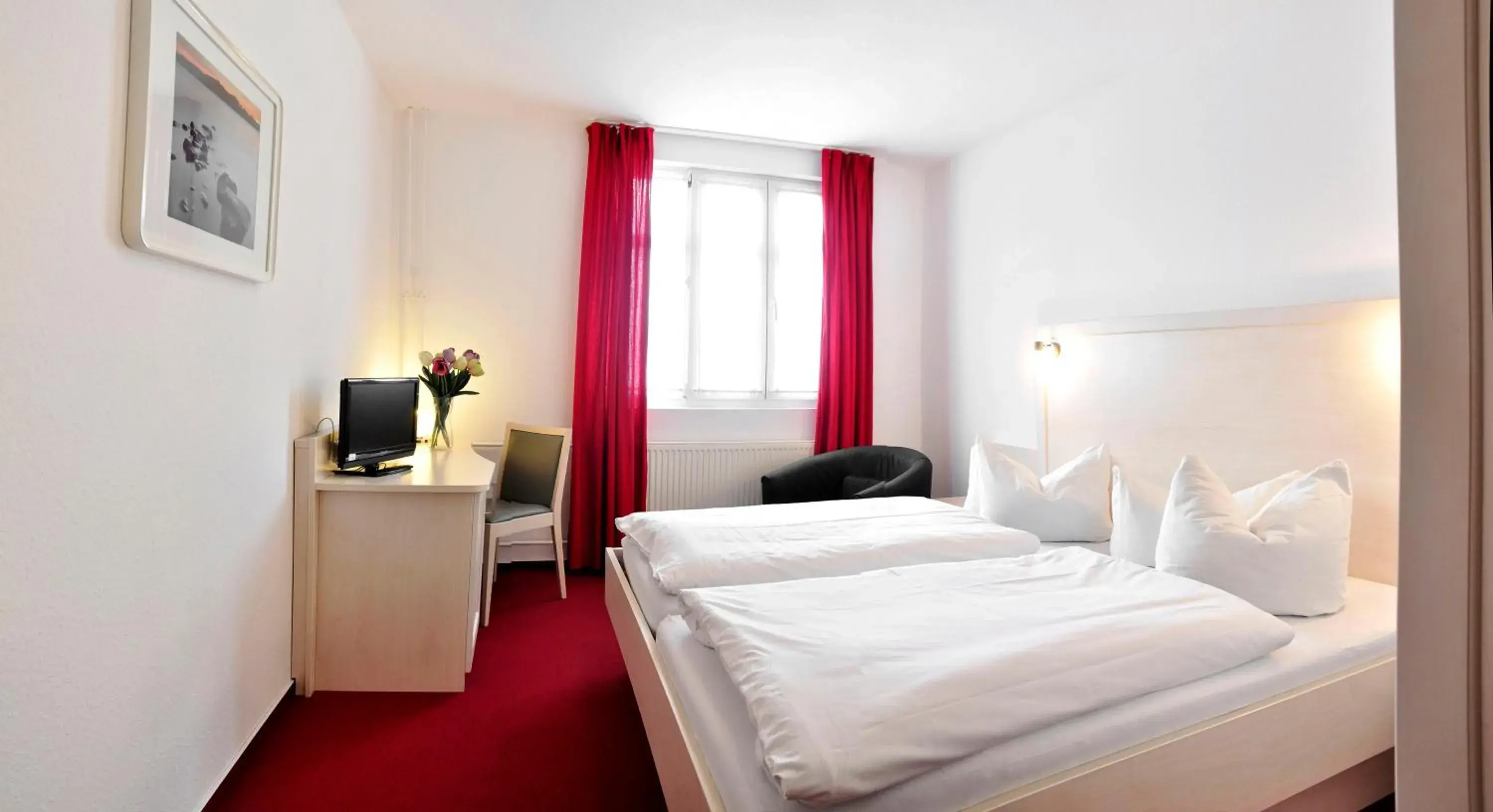 Double Room in Apart Hotel Ferdinand Berlin Double Room in Apart Hotel Ferdinand Berlin