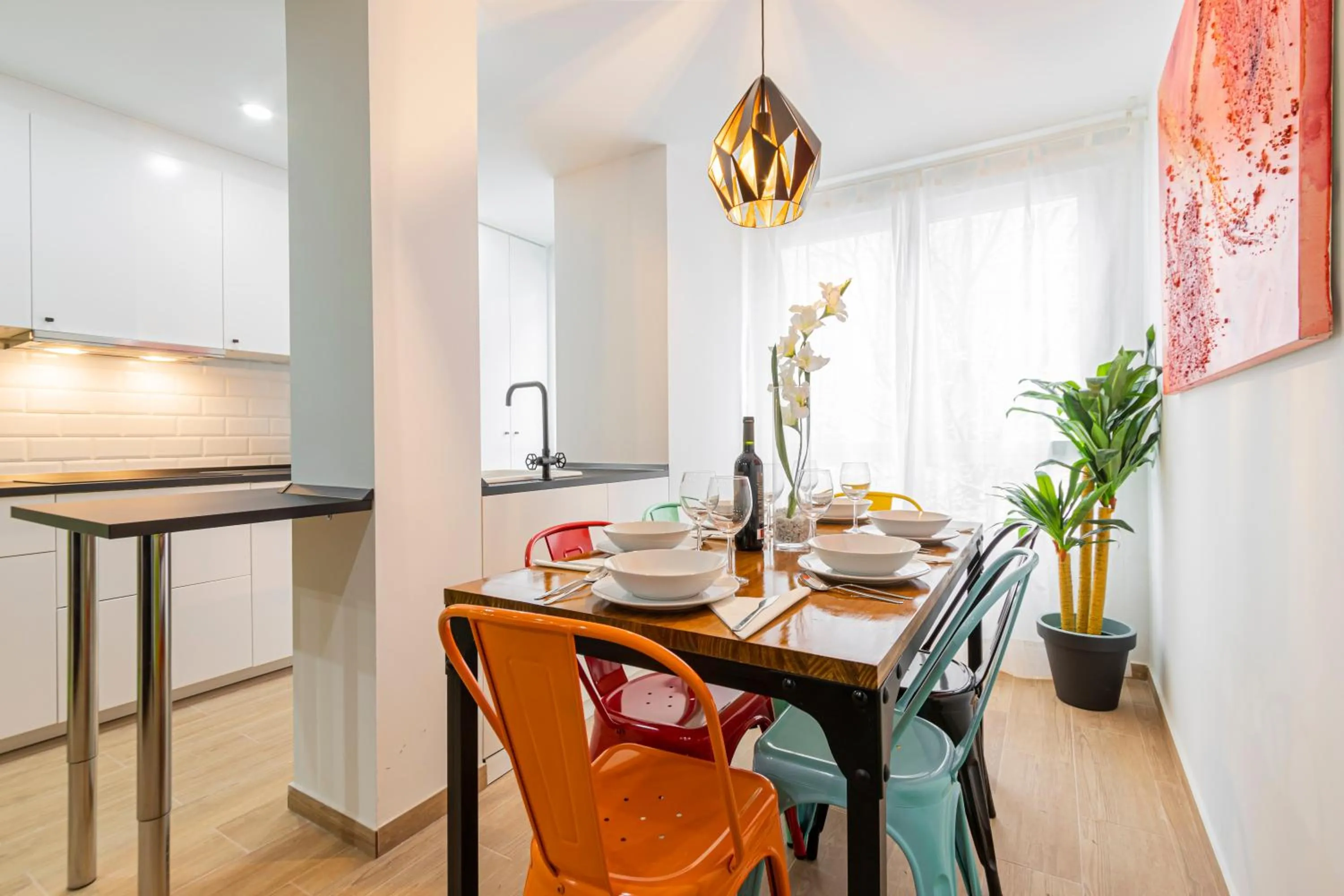 Dining area in Ever House - IFEMA Canillas