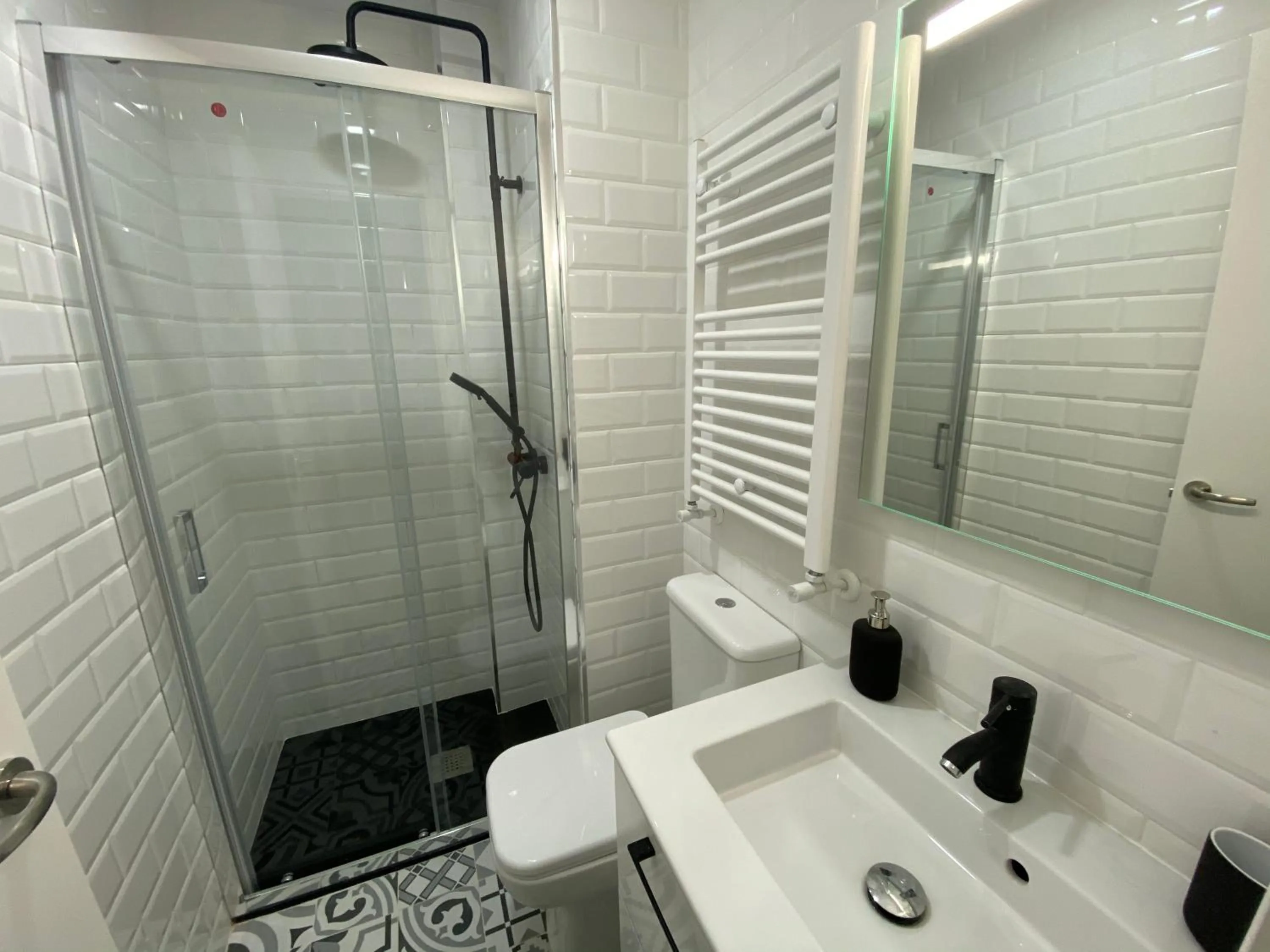 Bathroom in Ever House - IFEMA Canillas