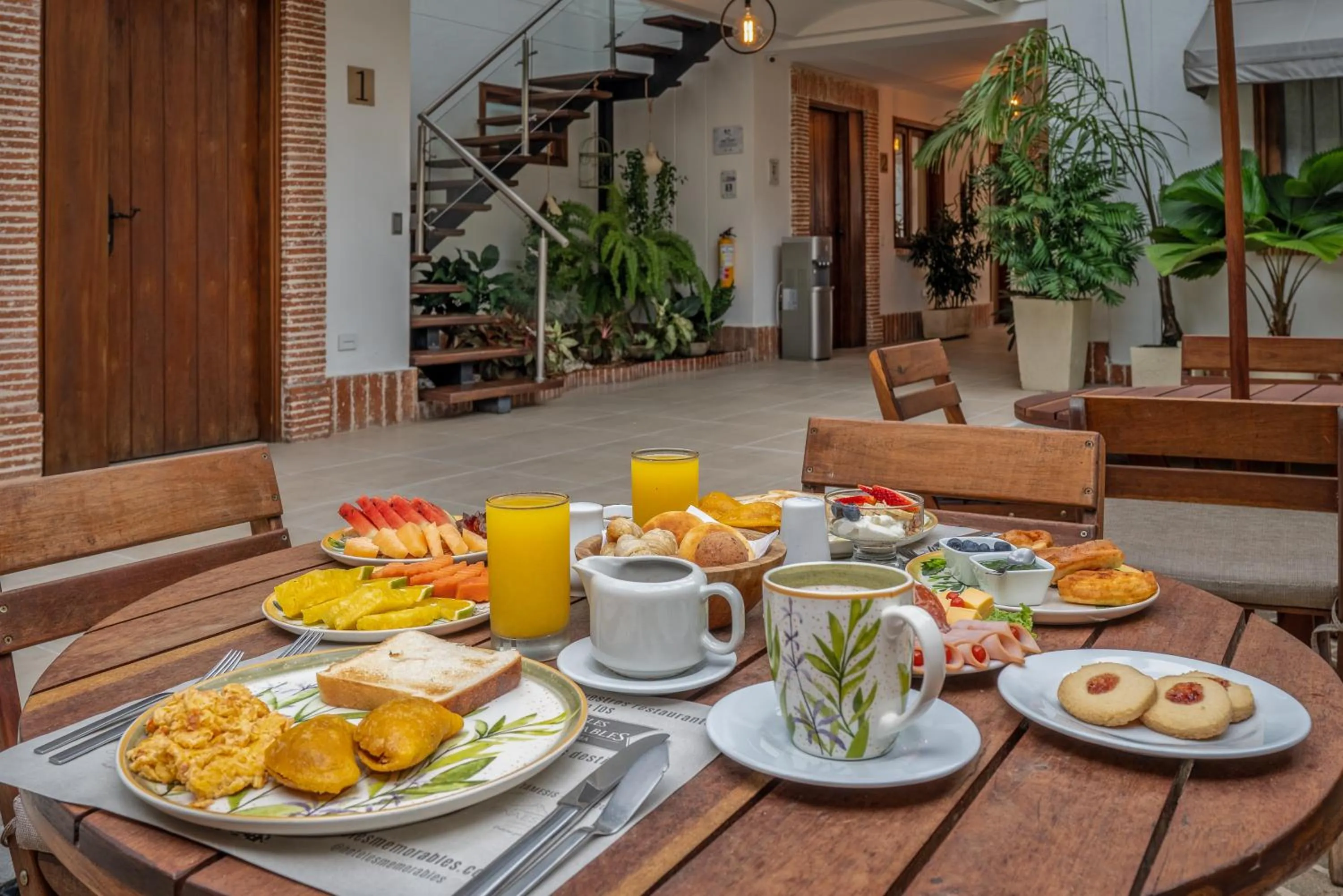 Breakfast in Casa Bixa Hotel Boutique -Santa Fe de Antioquia- Mayores de 12 años
