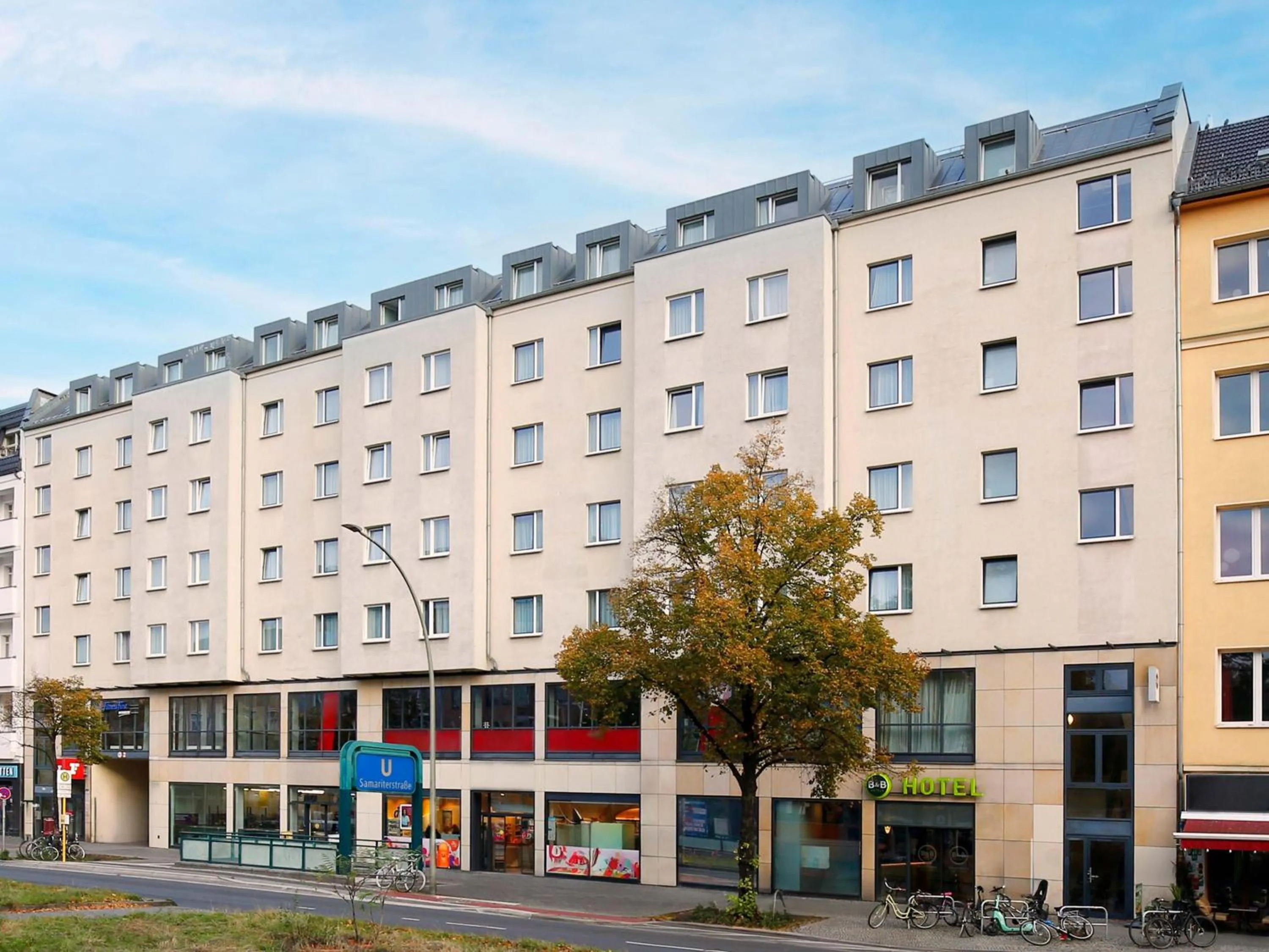 Property building in B&B Hotel Berlin City-Ost