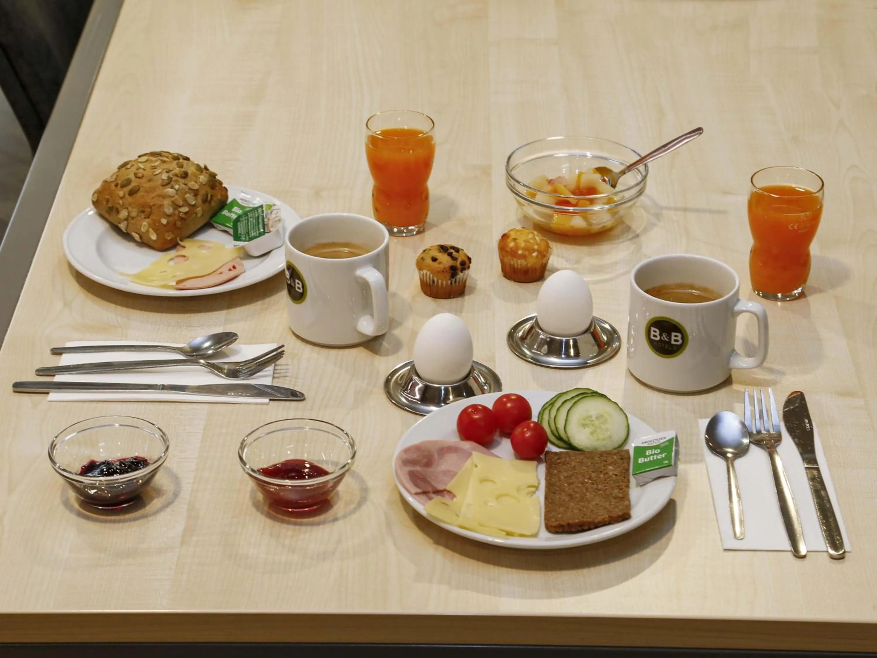 Restaurant/places to eat in B&B Hotel Berlin City-Ost